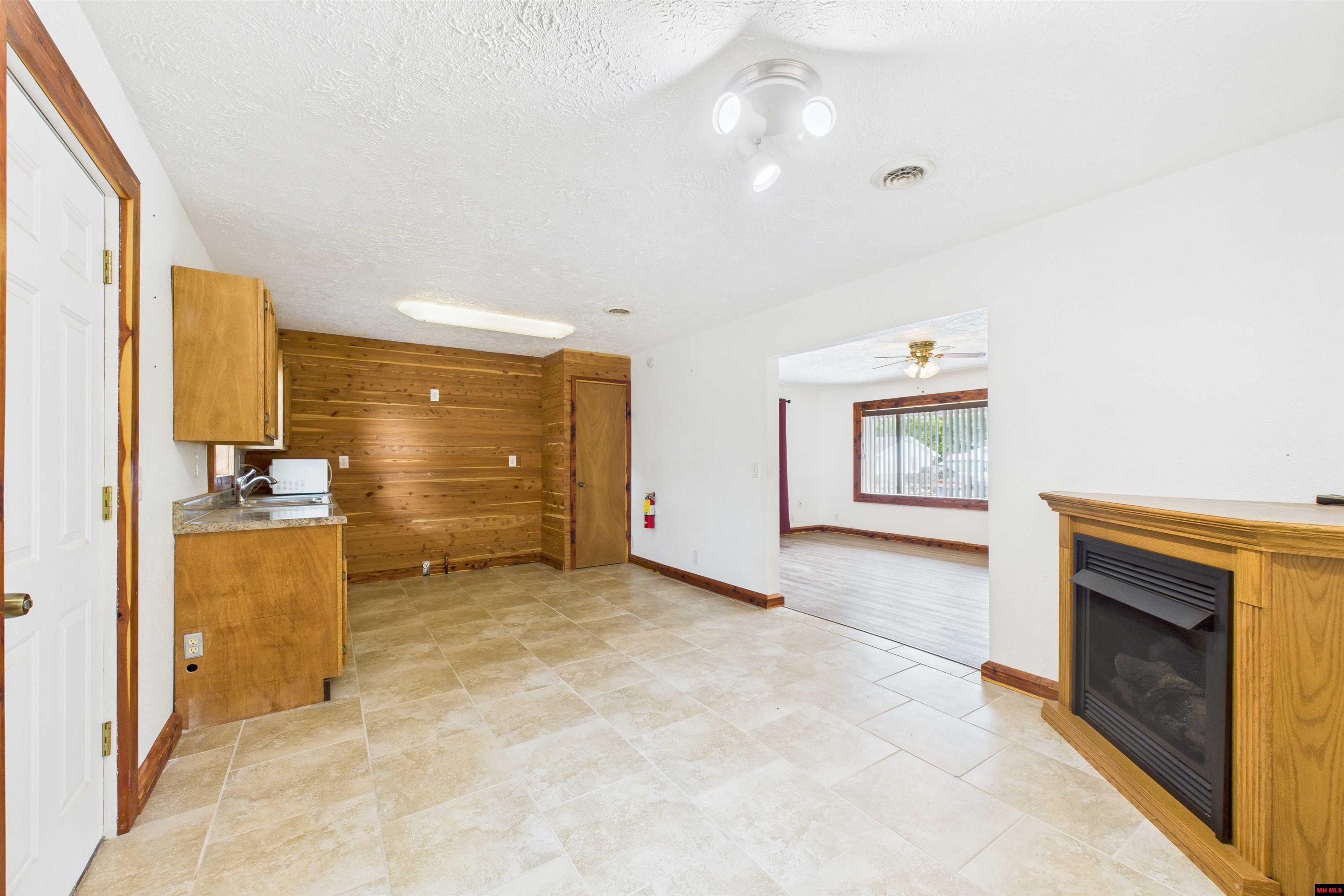 812 SHIRAS STREET Mountain Home, AR
