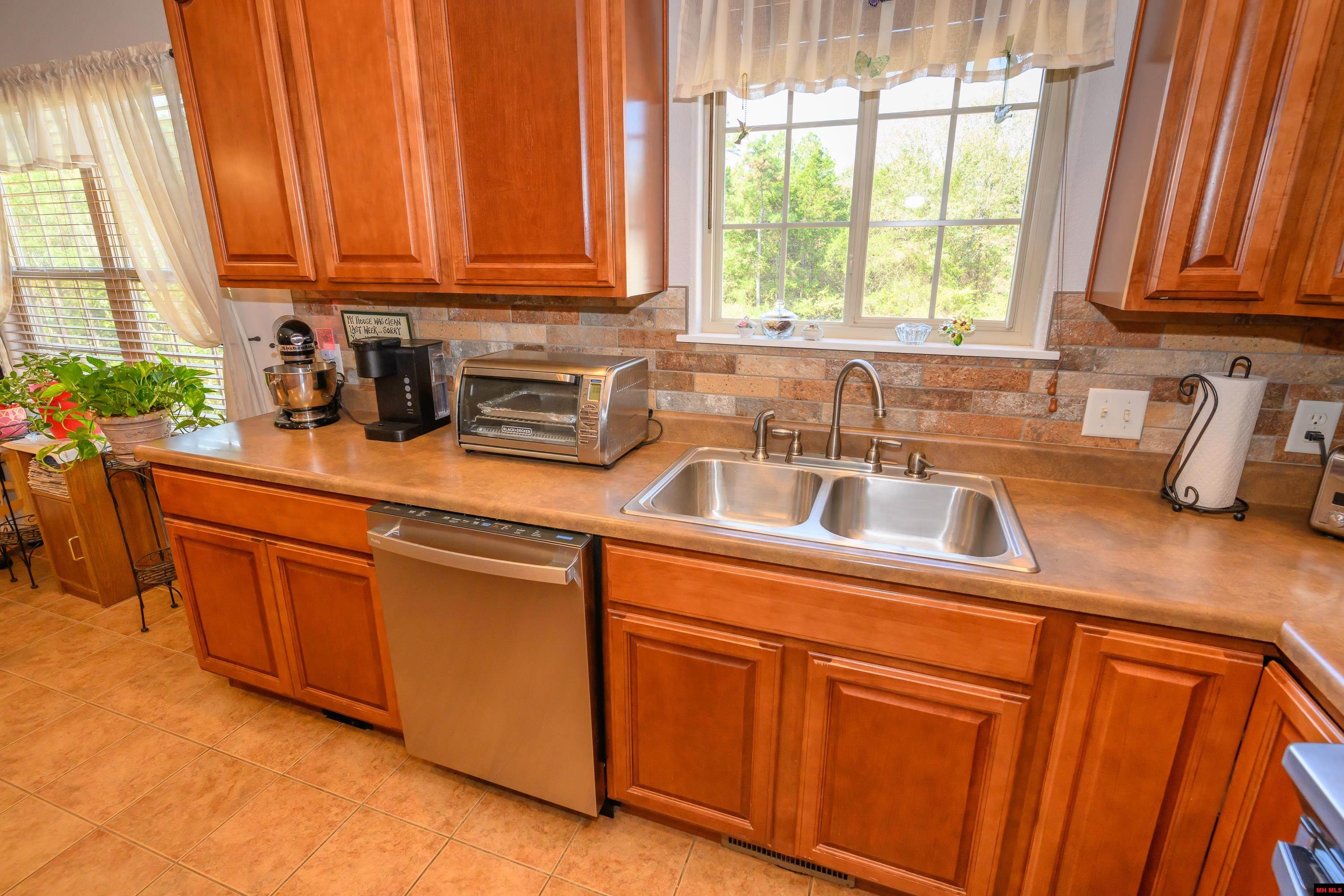 103 MOUNTAIN VALLEY DRIVE Mountain Home, AR