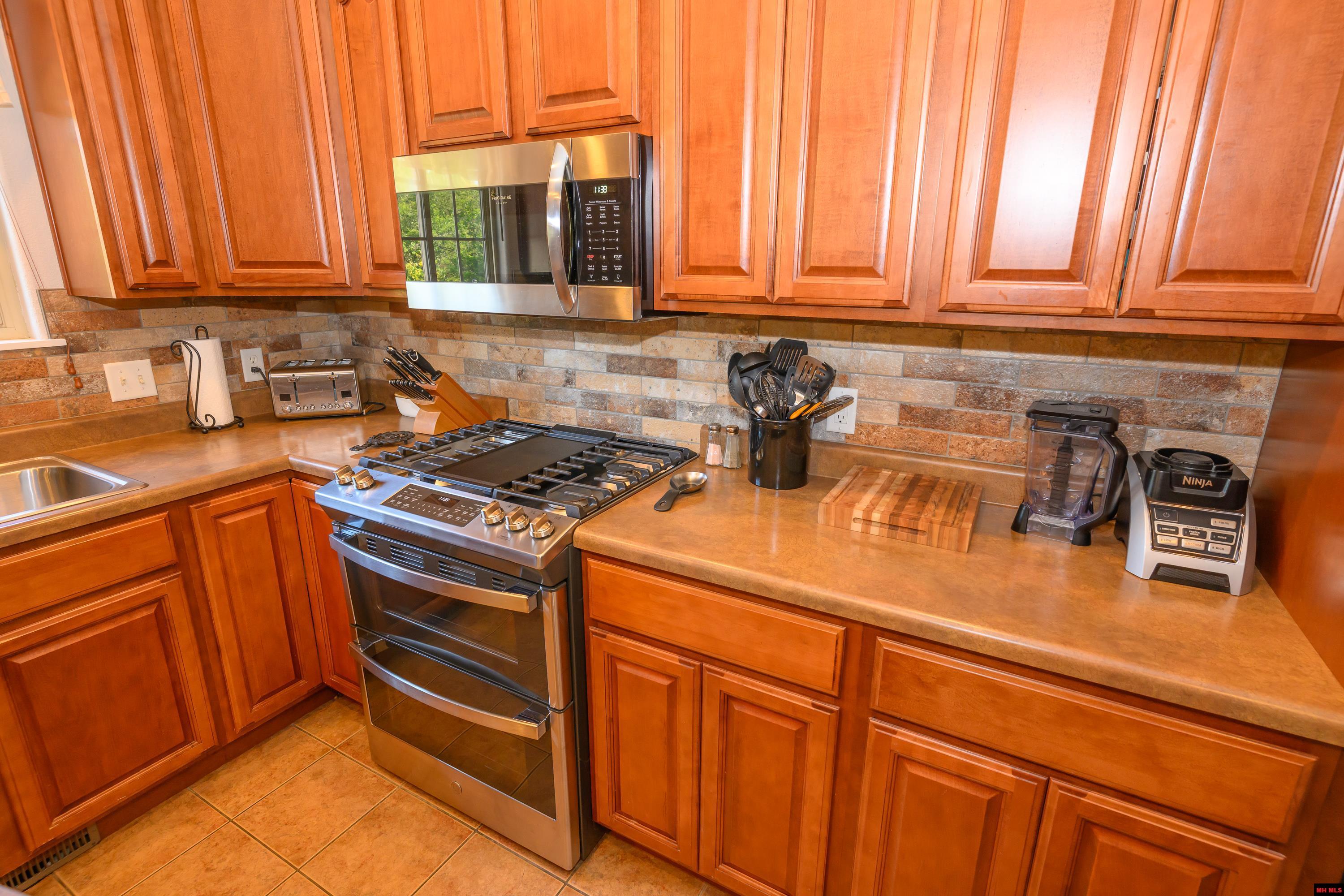 103 MOUNTAIN VALLEY DRIVE Mountain Home, AR