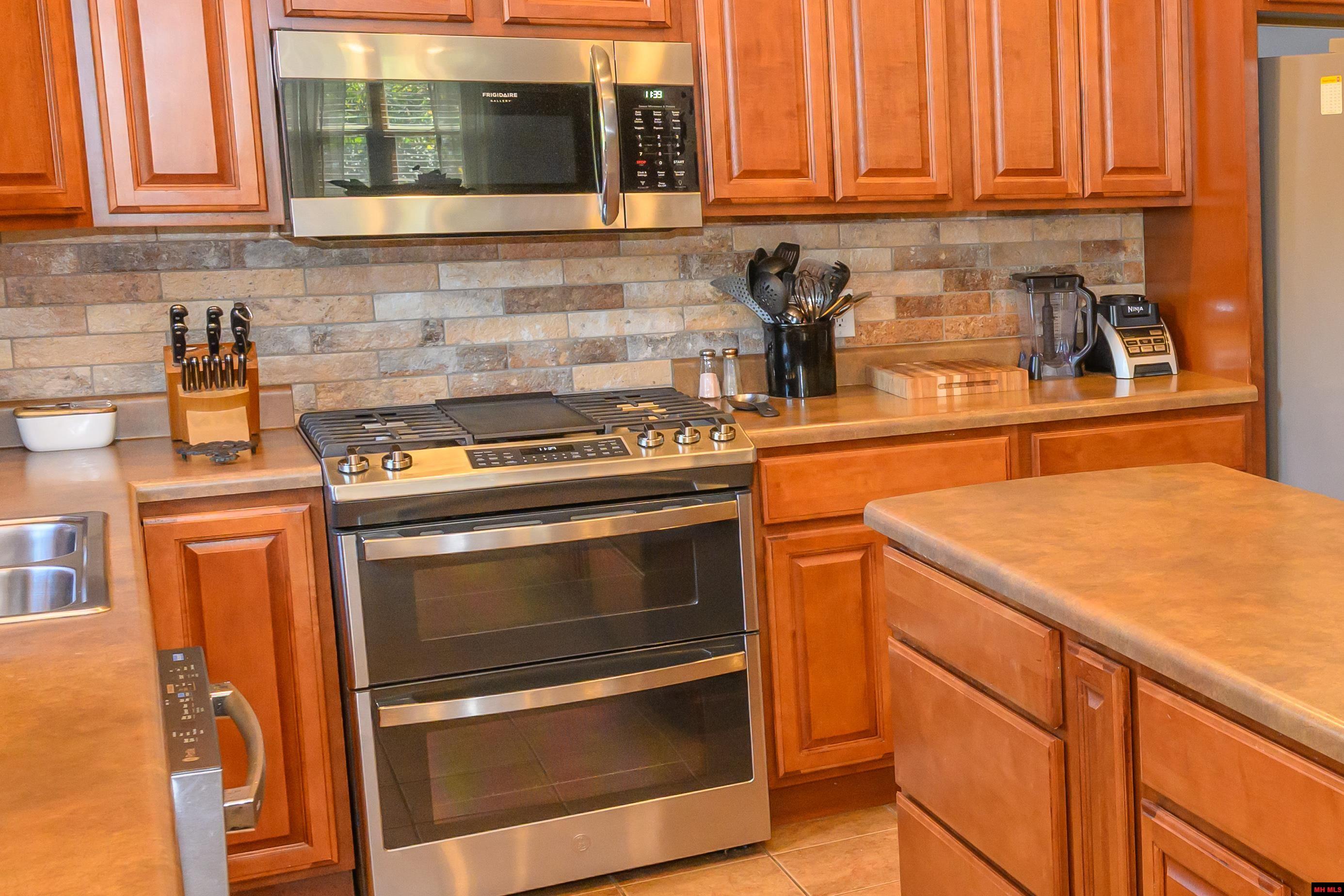 103 MOUNTAIN VALLEY DRIVE Mountain Home, AR