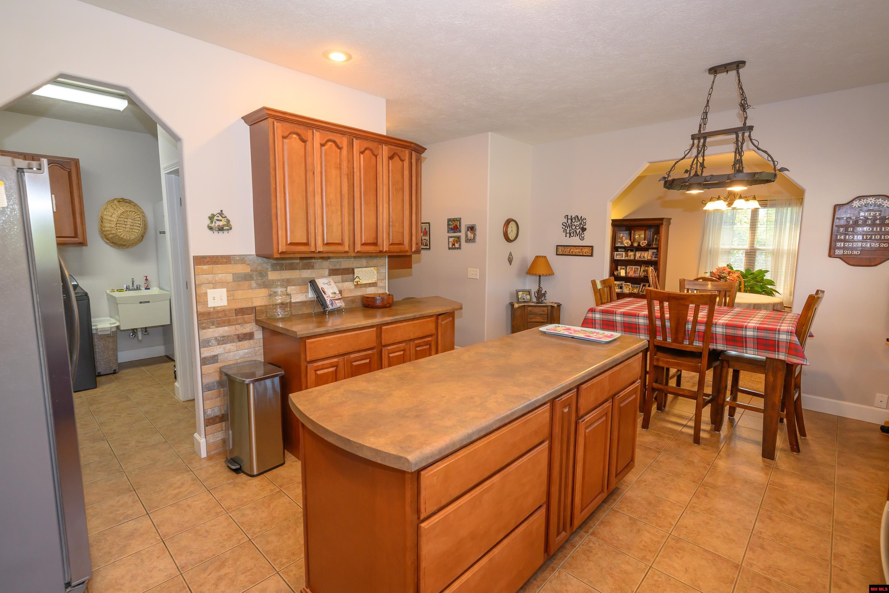 103 MOUNTAIN VALLEY DRIVE Mountain Home, AR