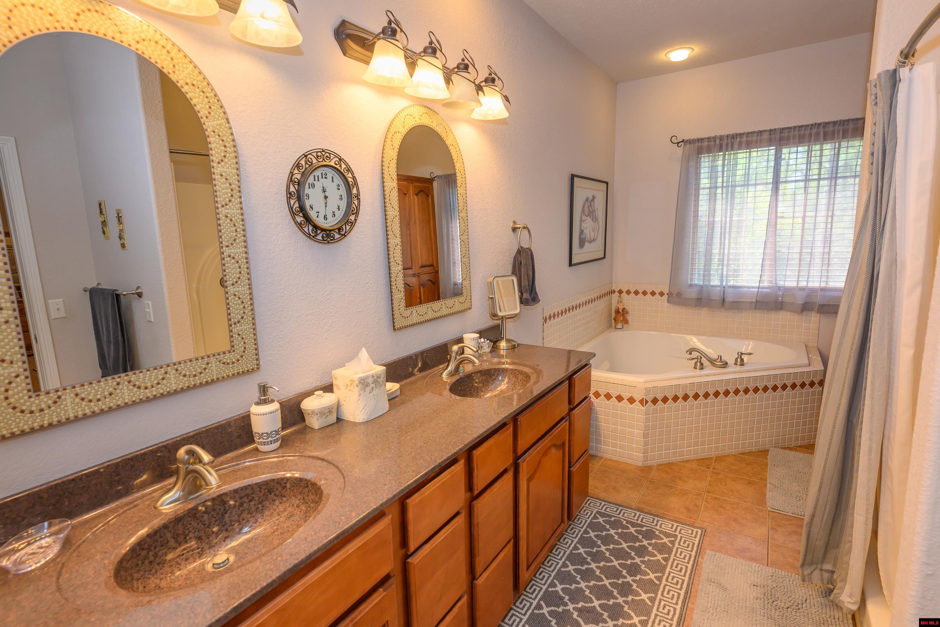 103 MOUNTAIN VALLEY DRIVE Mountain Home, AR