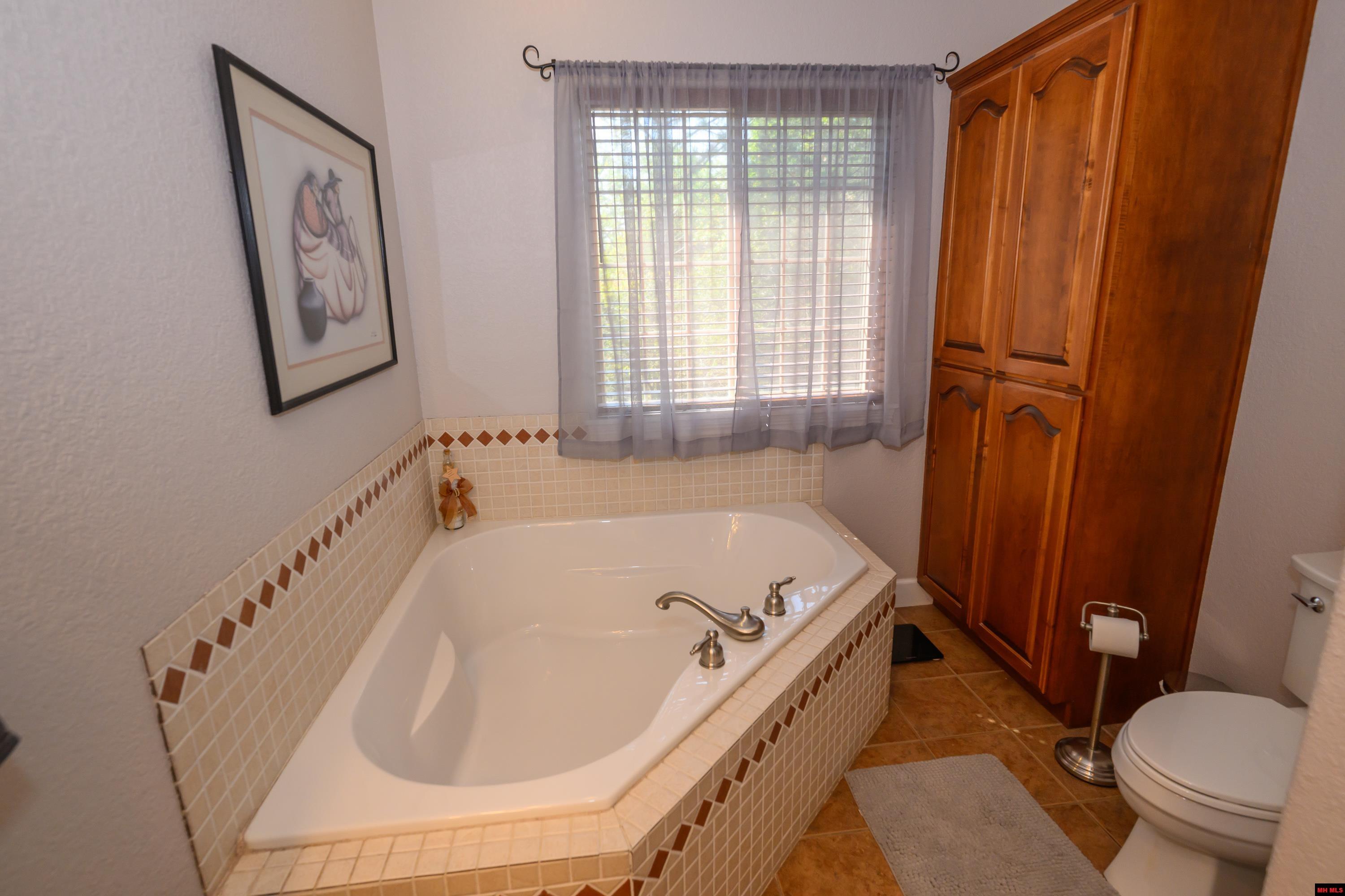103 MOUNTAIN VALLEY DRIVE Mountain Home, AR