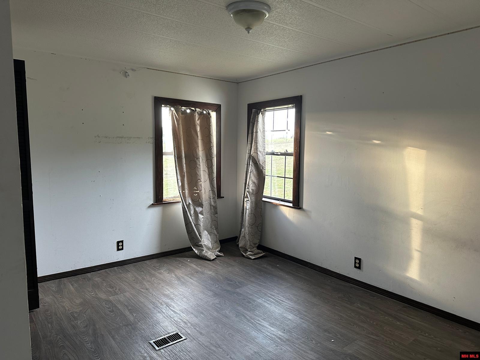 7429 WATTS ROAD Harrison, AR 72601