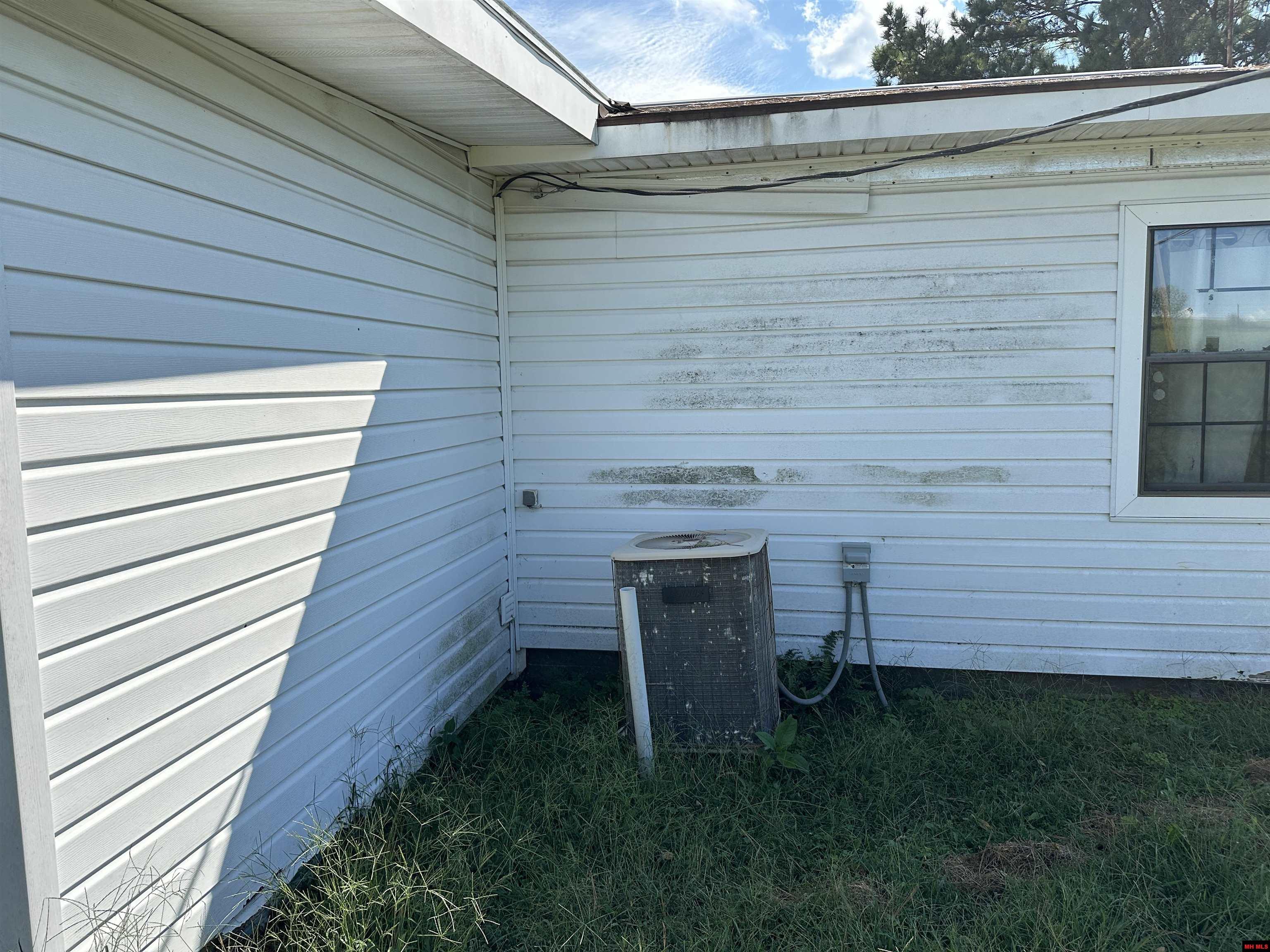 7429 WATTS ROAD Harrison, AR 72601