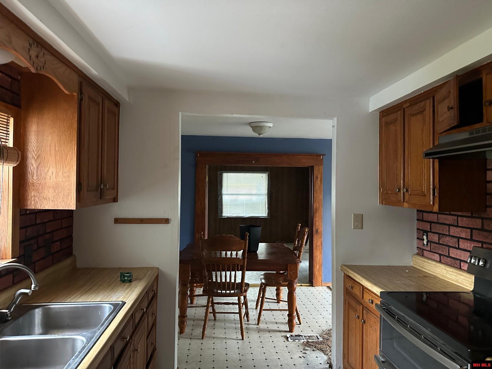 7429 WATTS ROAD Harrison, AR 72601