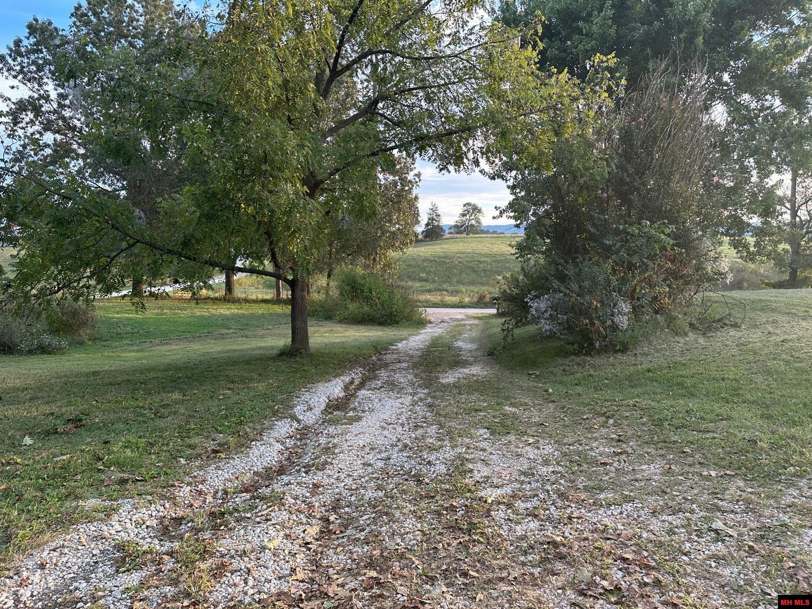 7429 WATTS ROAD Harrison, AR 72601