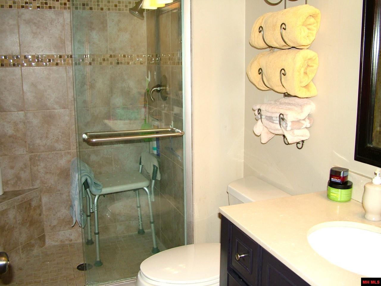 114 PARKVIEW DRIVE Mountain Home, AR 72653