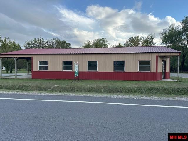 426 E HWY 62 Yellville, AR