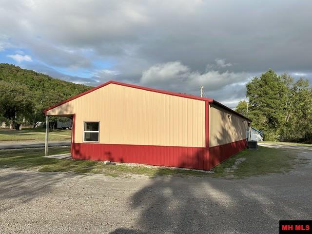 426 E HWY 62 Yellville, AR