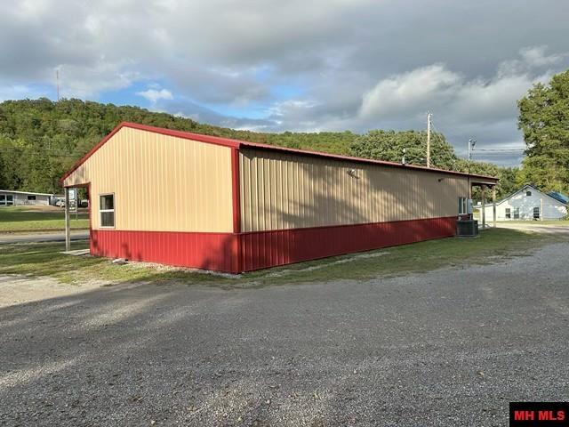426 E HWY 62 Yellville, AR