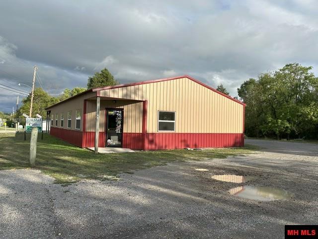 426 E HWY 62 Yellville, AR