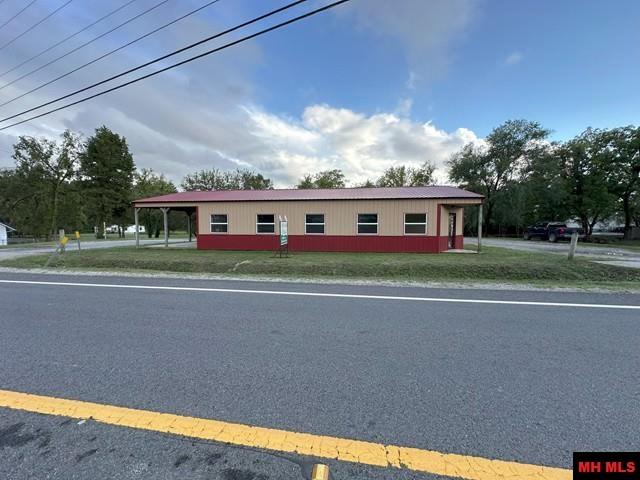426 E HWY 62 Yellville, AR