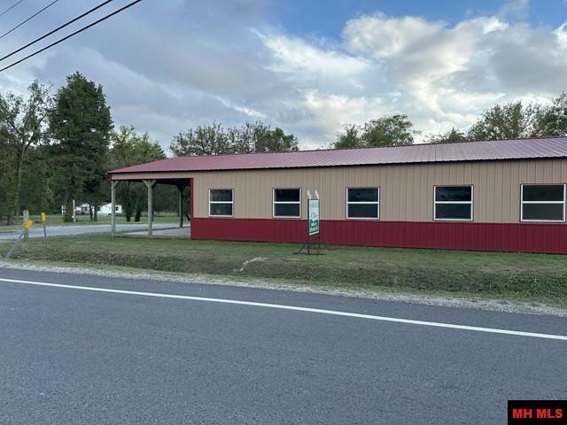 426 E HWY 62 Yellville, AR