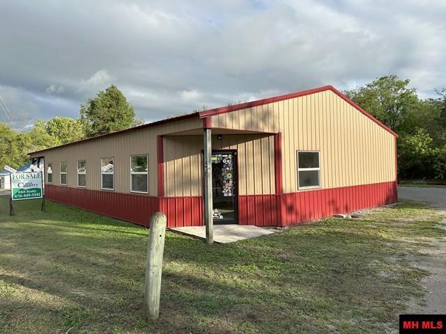 426 E HWY 62 Yellville, AR