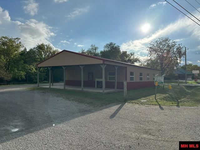 426 E HWY 62 Yellville, AR