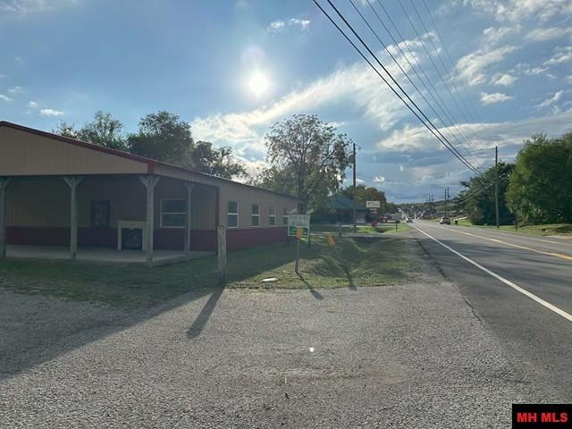426 E HWY 62 Yellville, AR