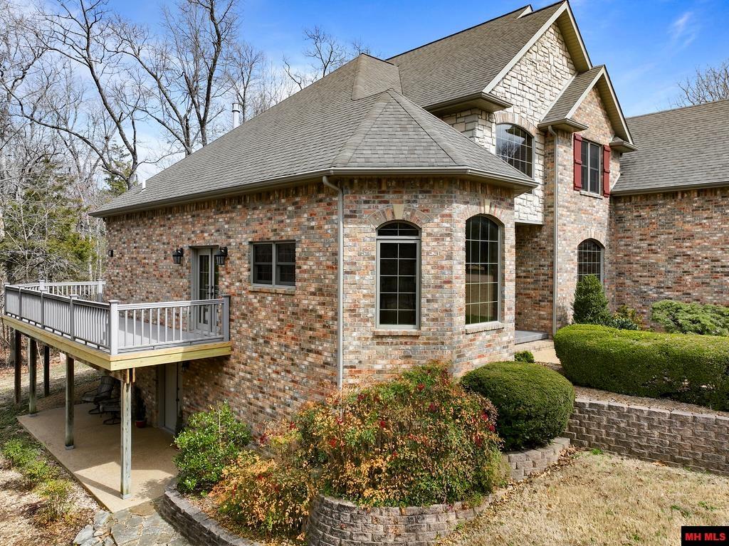 1211 Chestnut Hills Drive