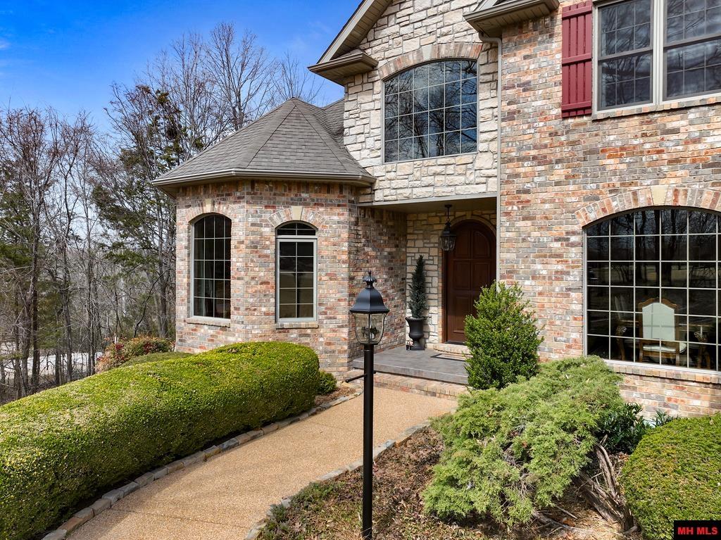 1211 Chestnut Hills Drive