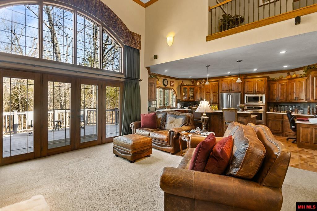 1211 Chestnut Hills Drive