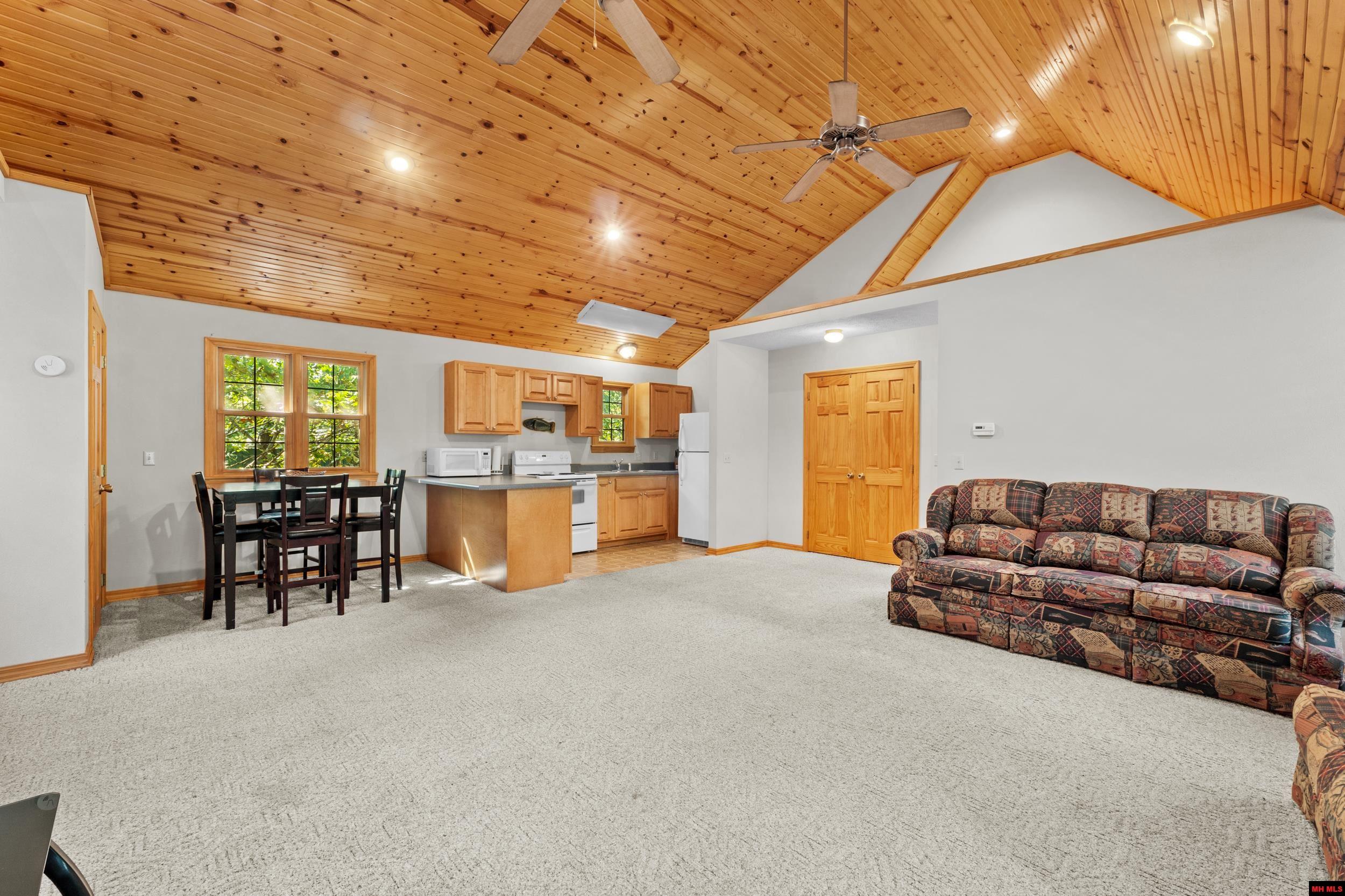 210 MC 8101 Flippin, AR 72634