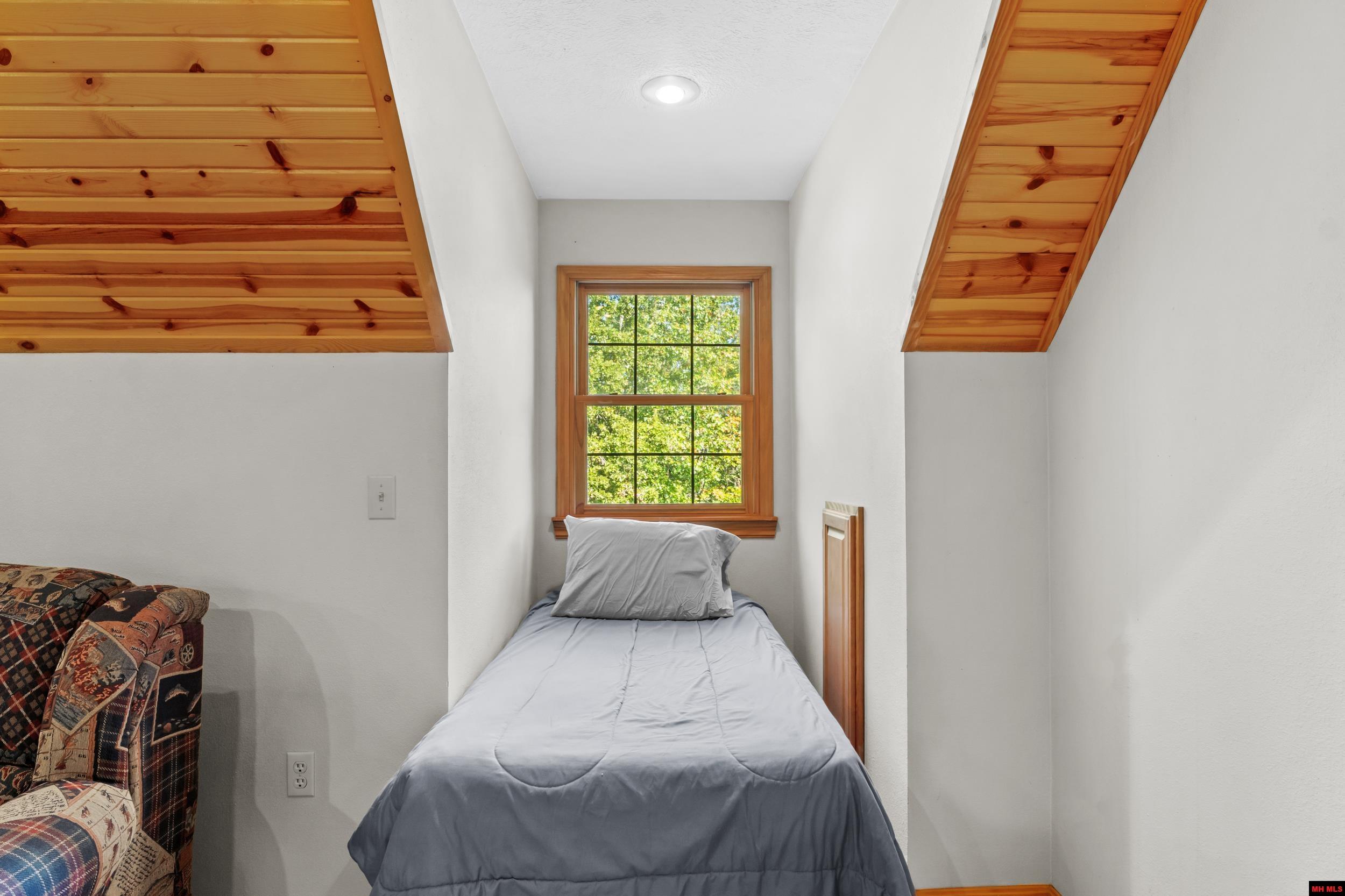 210 MC 8101 Flippin, AR 72634