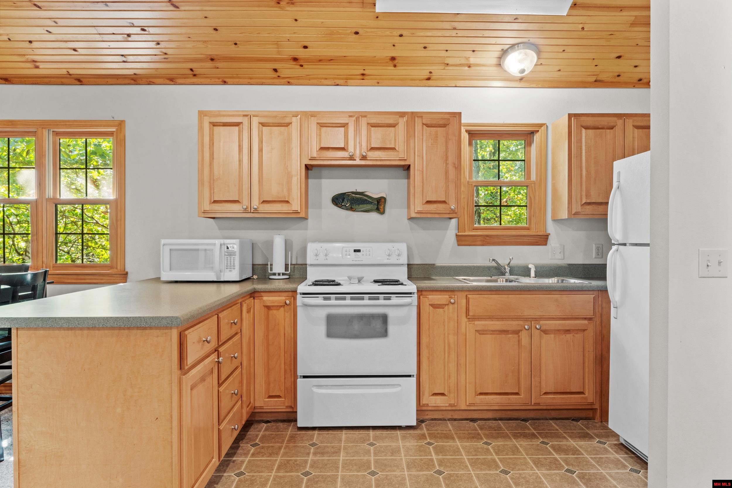 210 MC 8101 Flippin, AR 72634