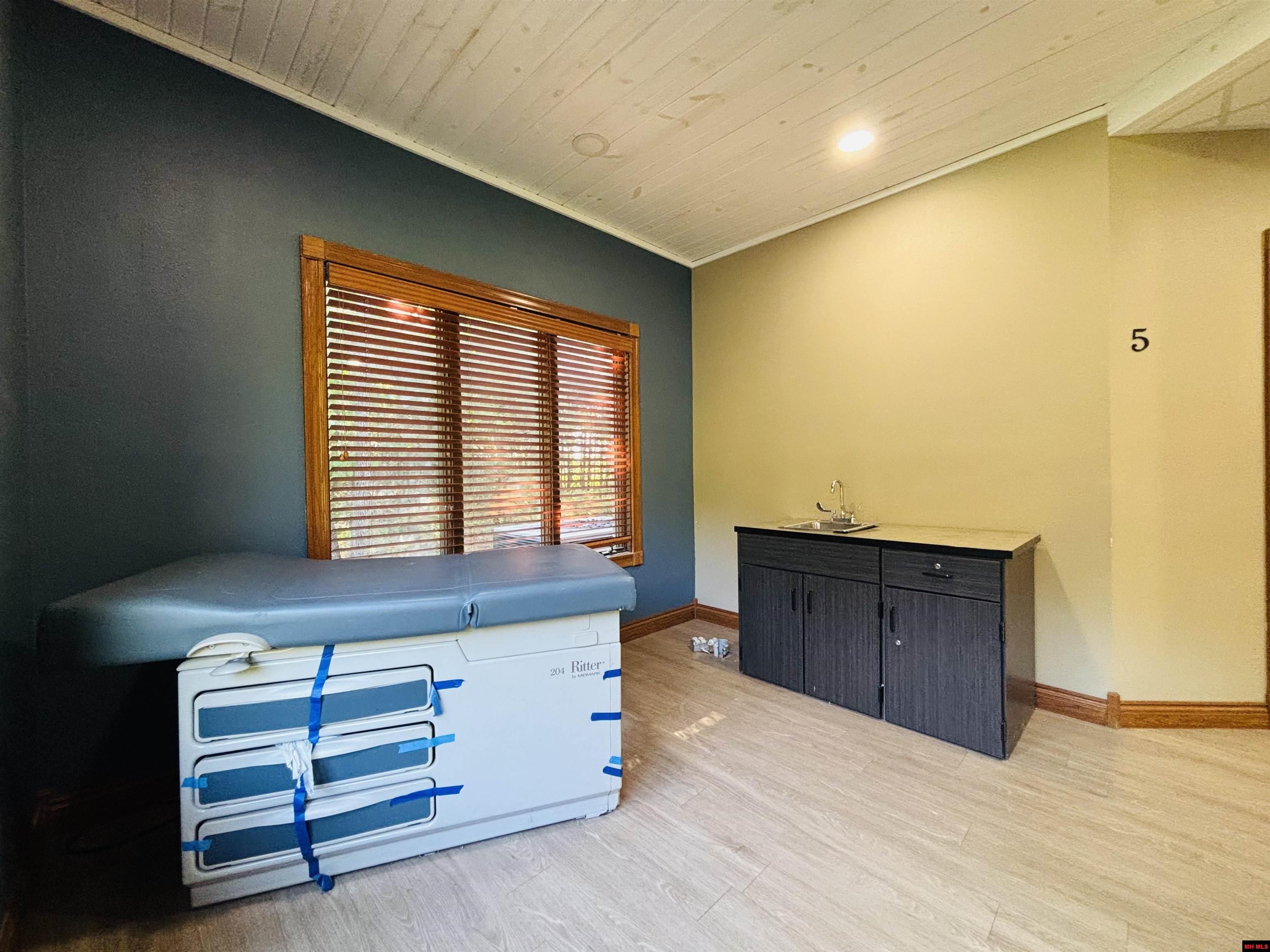 1629 HARDING BOULEVARD Cotter, AR 72626