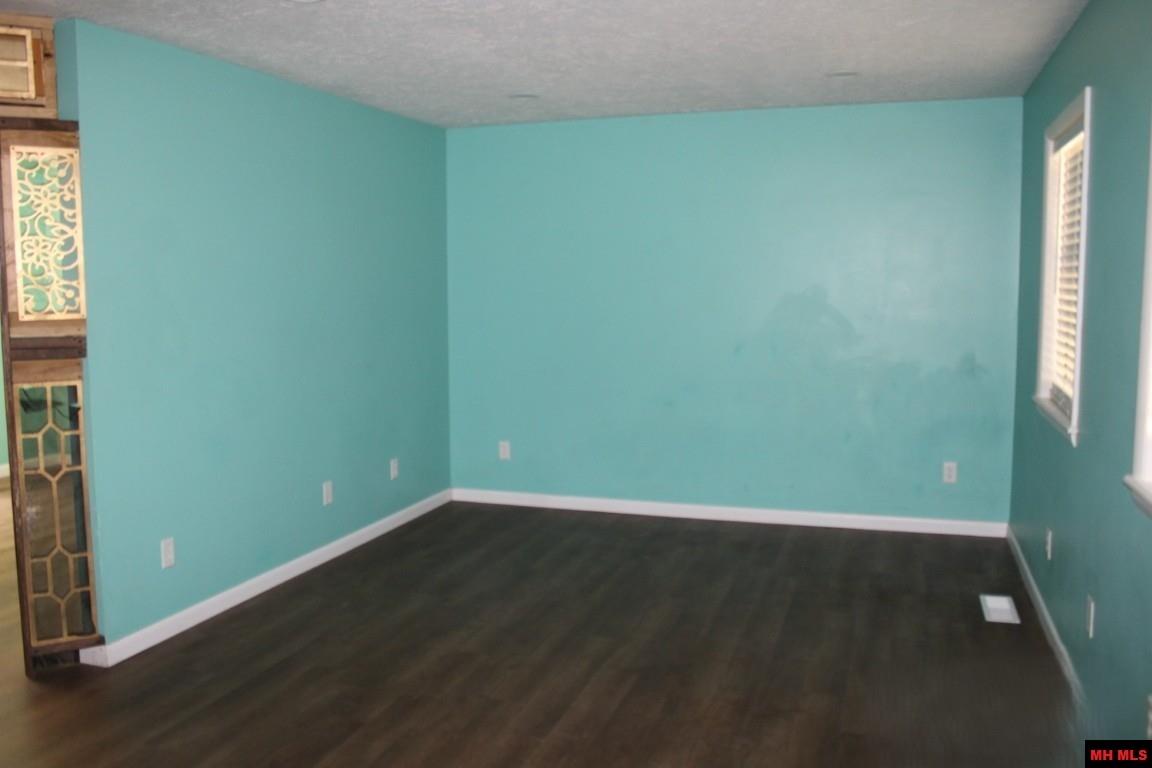 128 WALNUT CIRCLE Yellville, AR