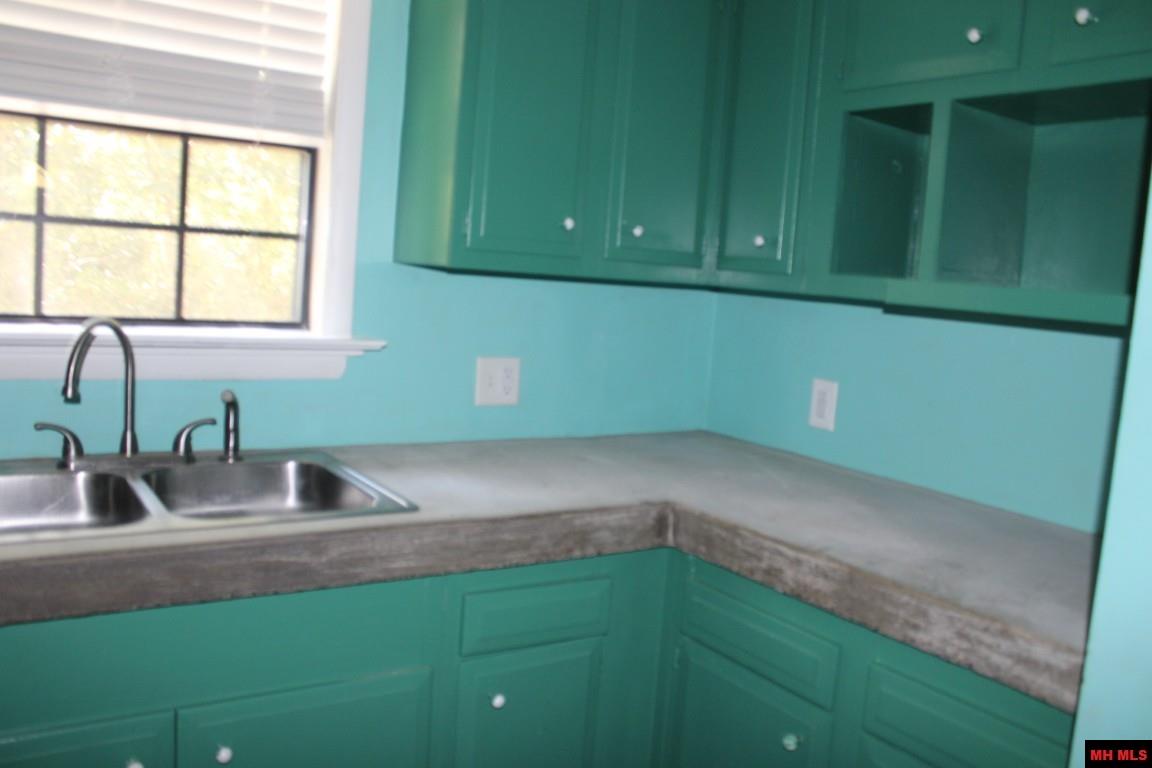 128 WALNUT CIRCLE Yellville, AR