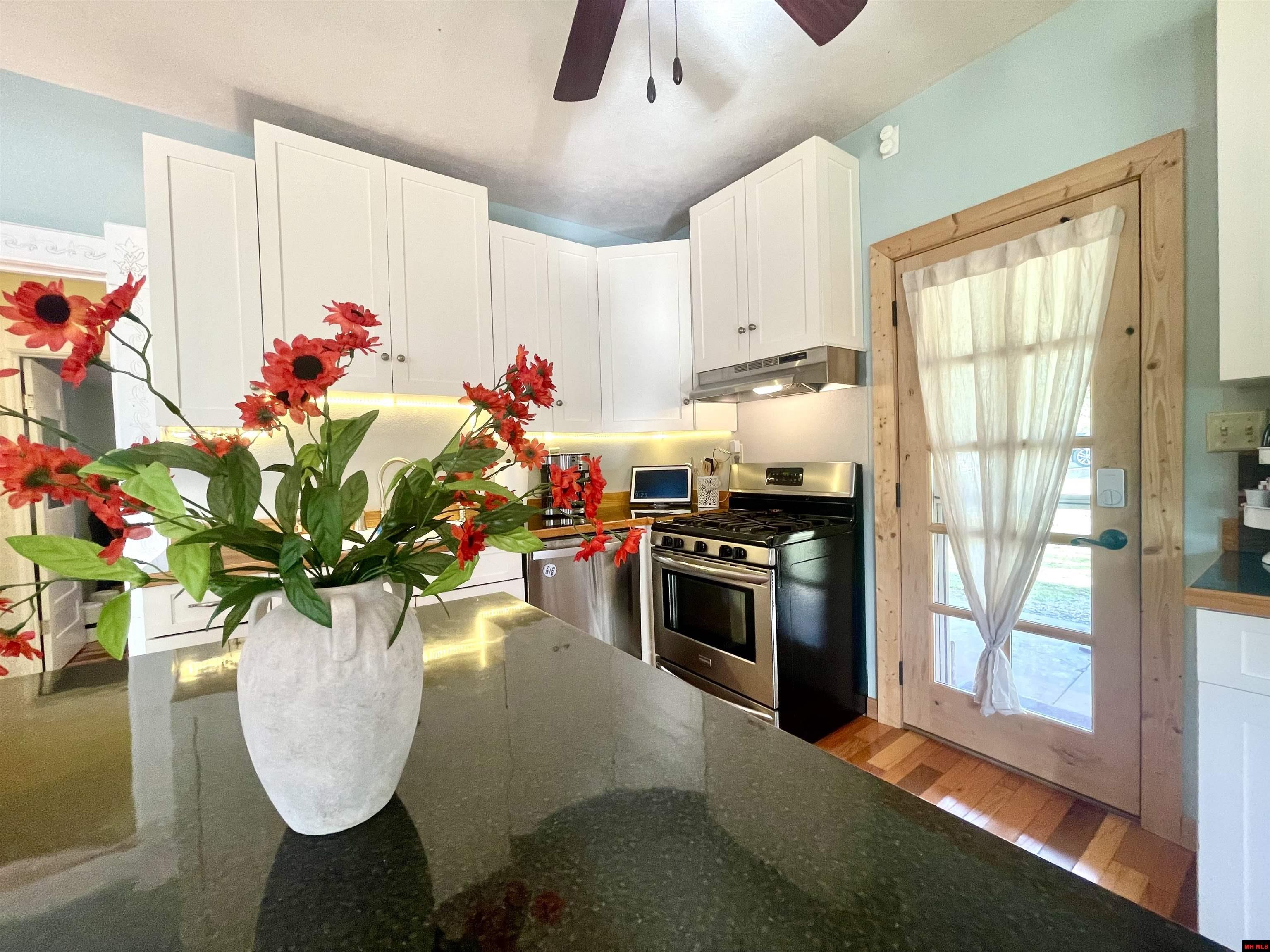 901 N ESTES AVENUE Yellville, AR