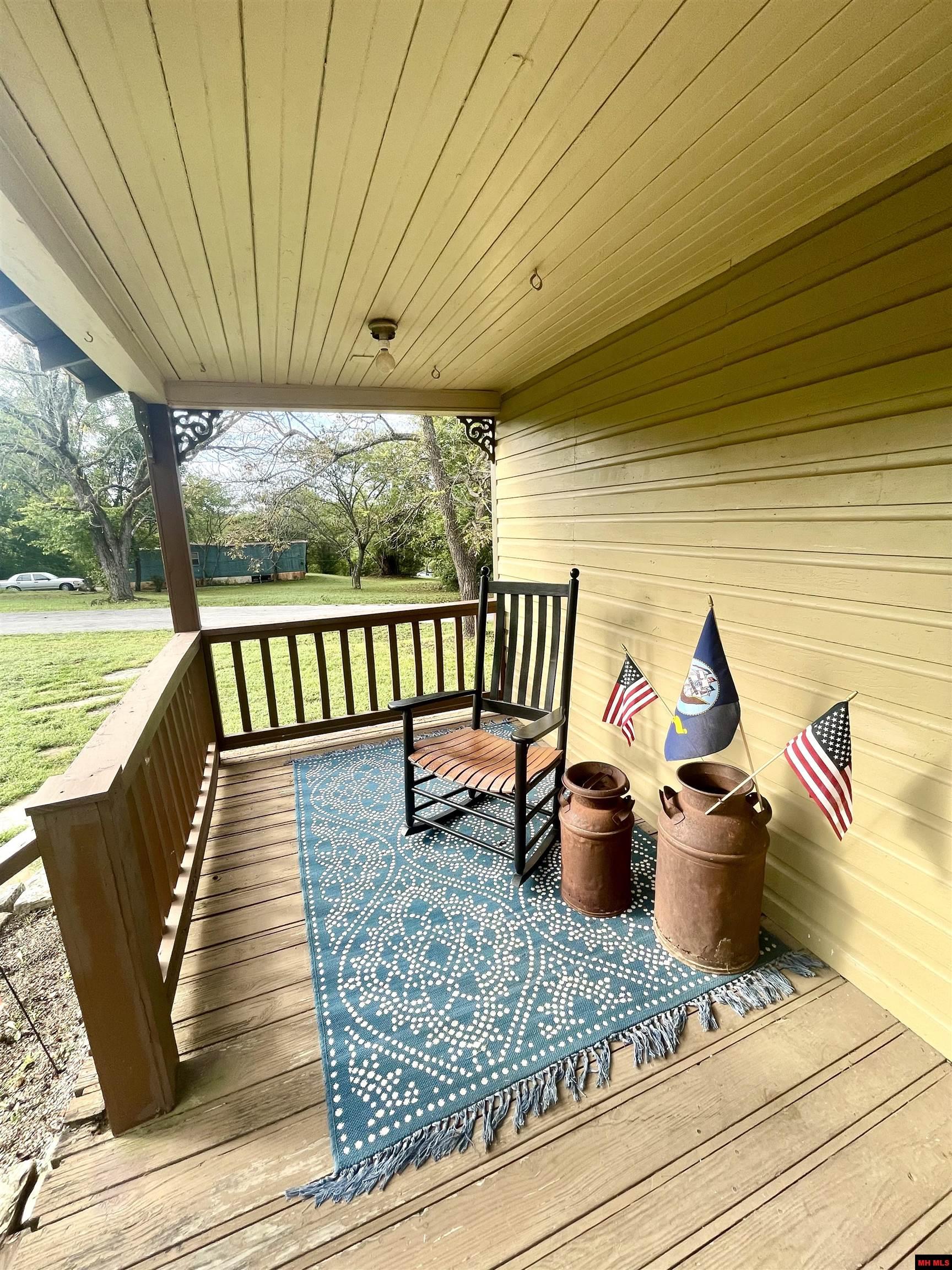 901 N ESTES AVENUE Yellville, AR