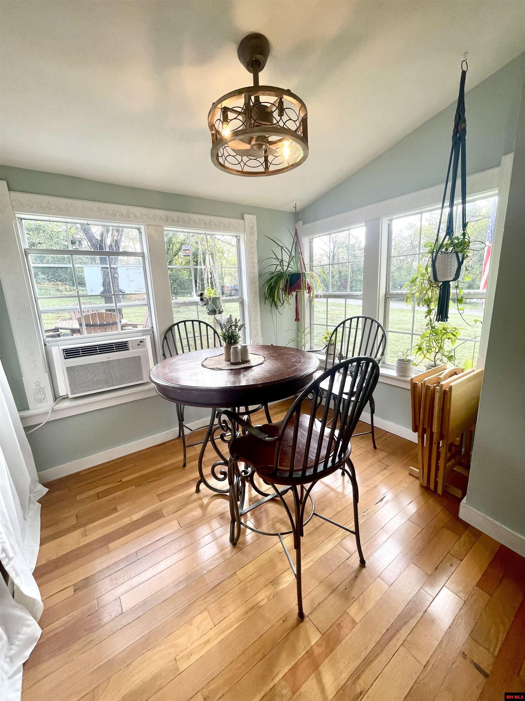 901 N ESTES AVENUE Yellville, AR