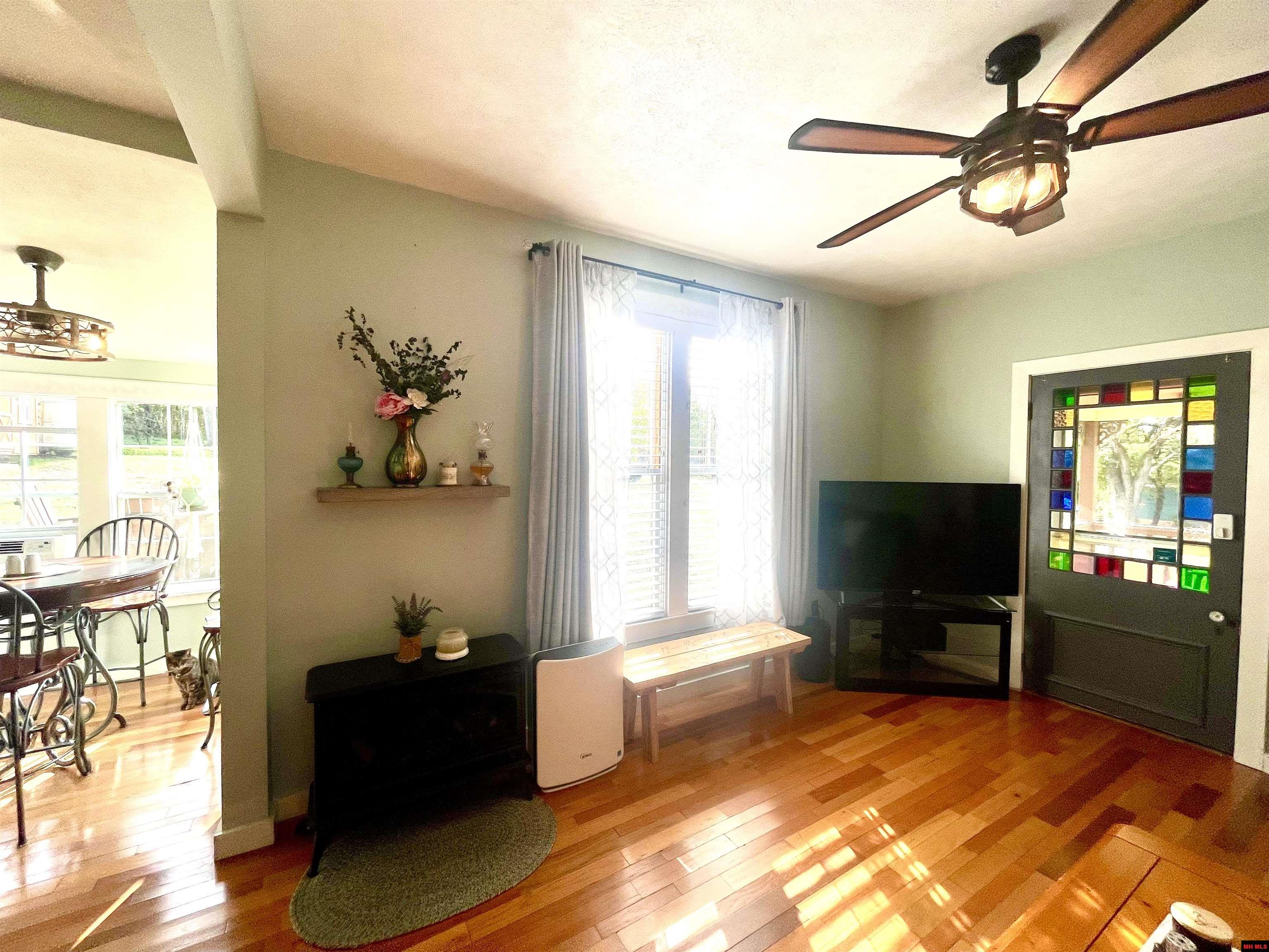 901 N ESTES AVENUE Yellville, AR