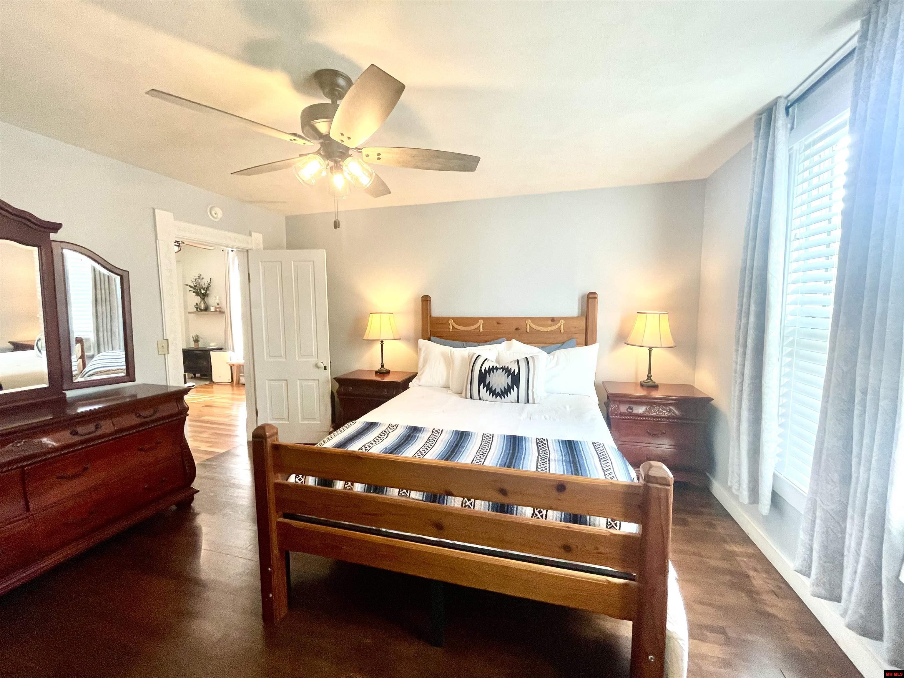 901 N ESTES AVENUE Yellville, AR