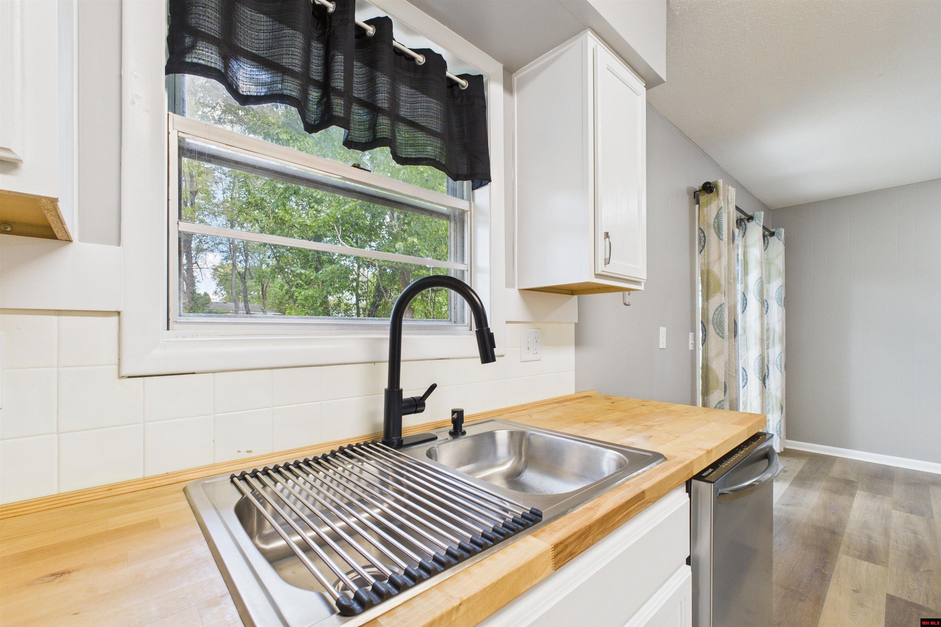 709 WALKER STREET Mountain Home, AR 72653