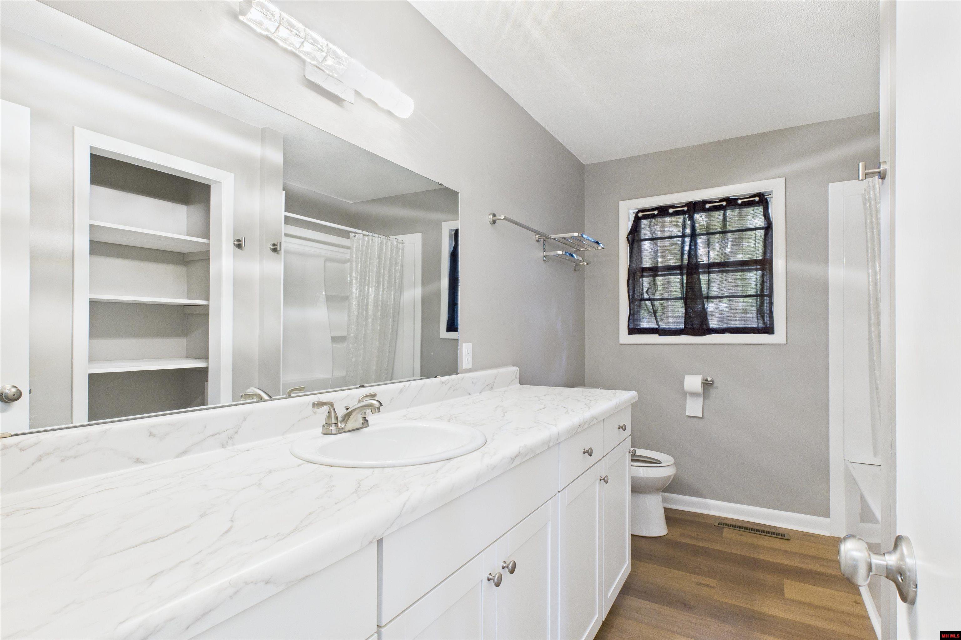 709 WALKER STREET Mountain Home, AR 72653