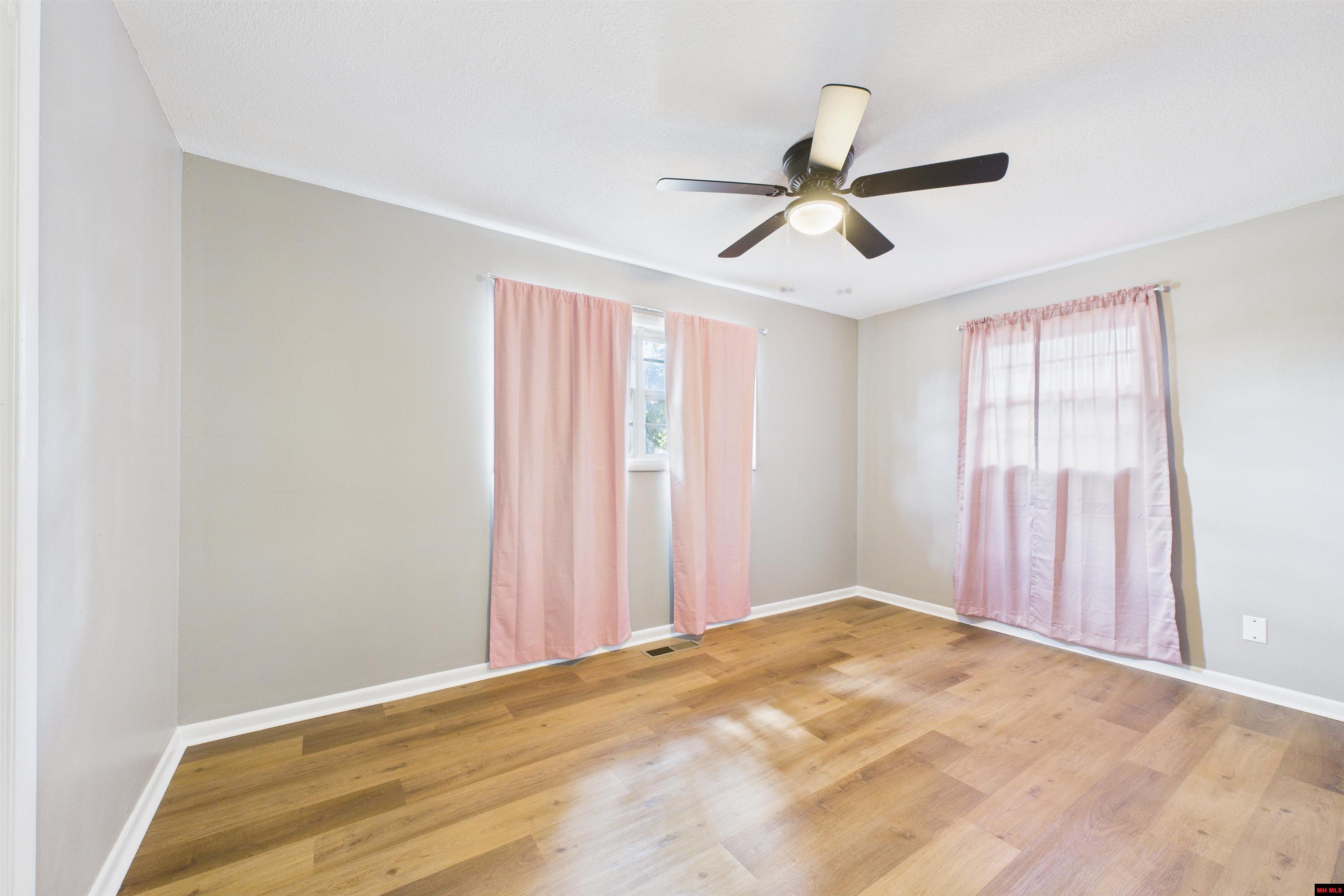 709 WALKER STREET Mountain Home, AR 72653