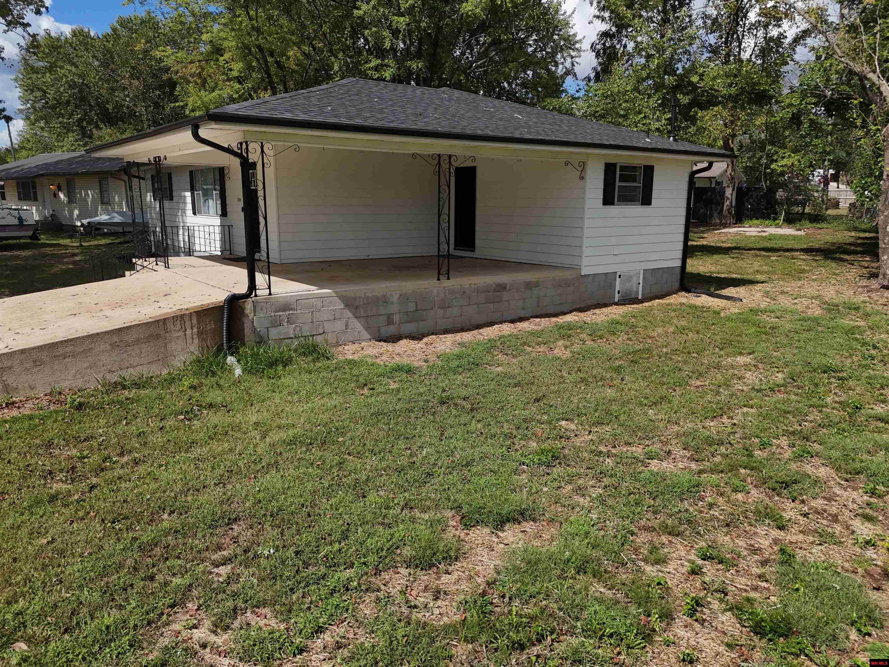 709 WALKER STREET Mountain Home, AR 72653