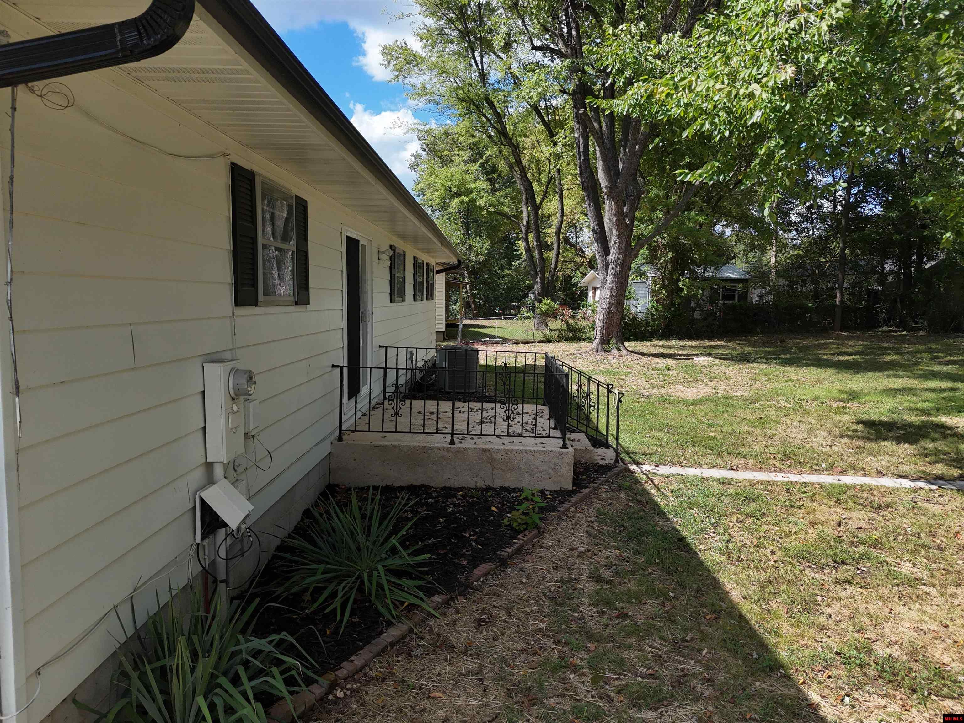 709 WALKER STREET Mountain Home, AR 72653