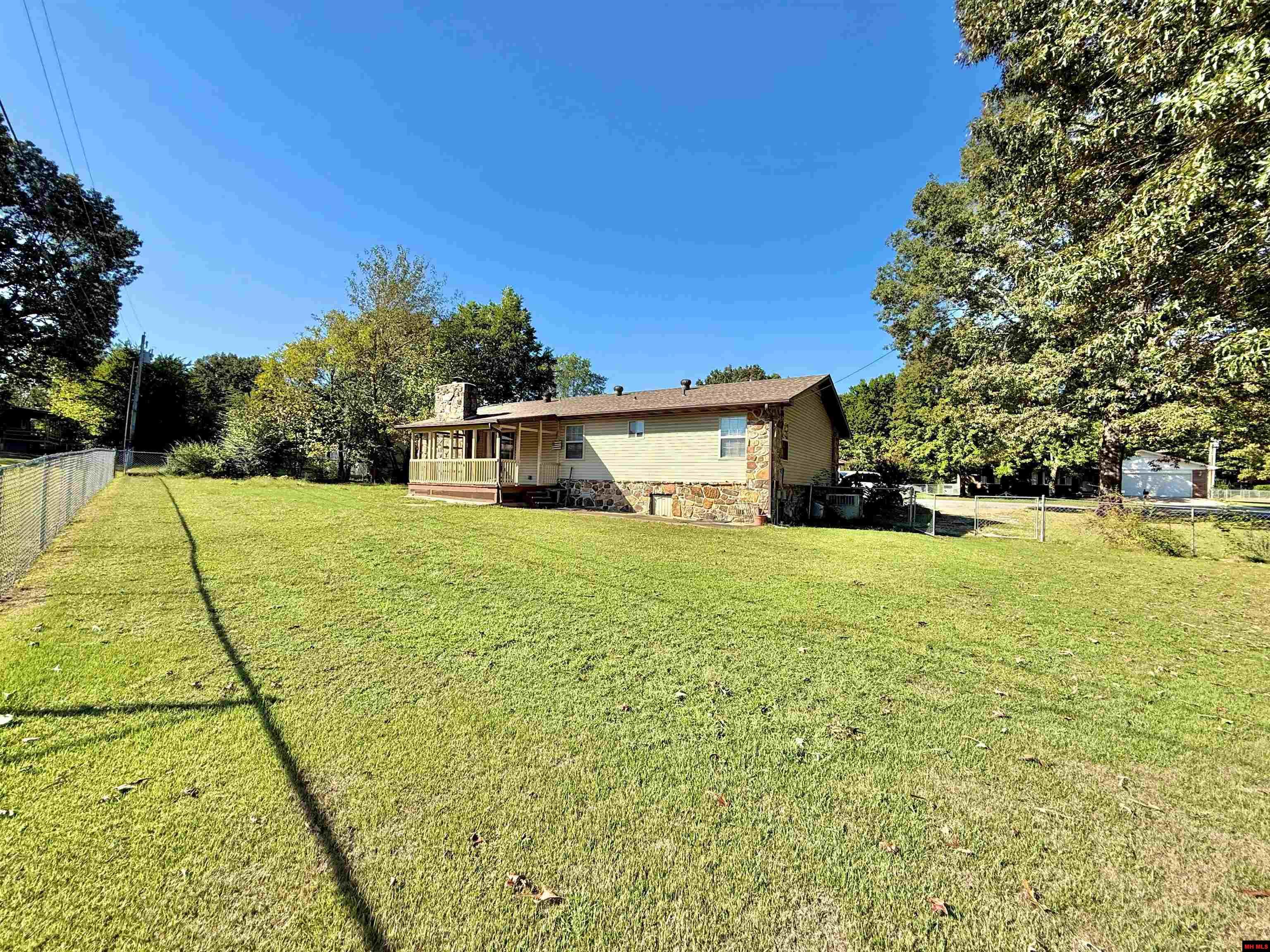 1705 LONOKE AVENUE Mountain Home, AR 72653