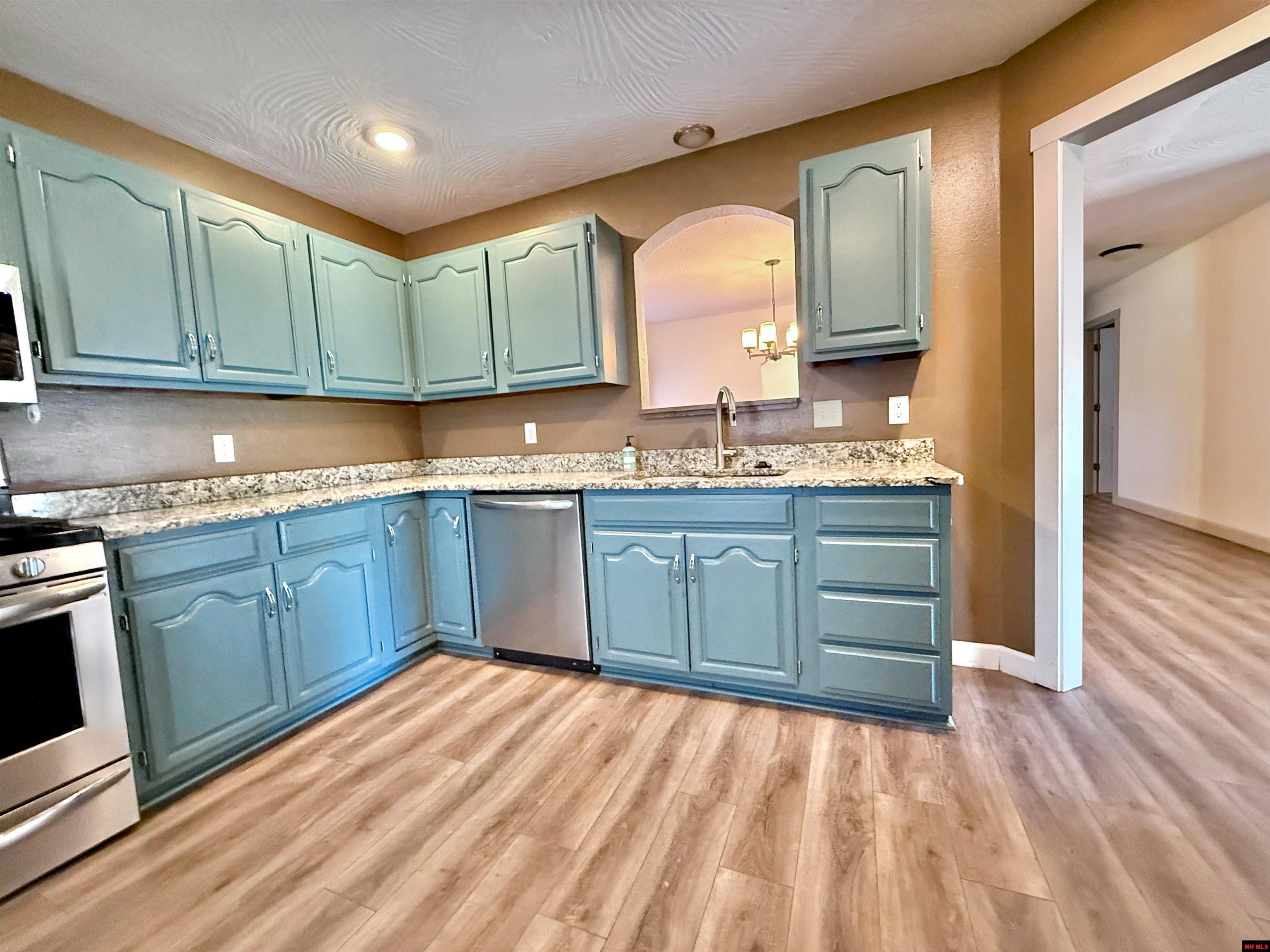 1705 LONOKE AVENUE Mountain Home, AR 72653