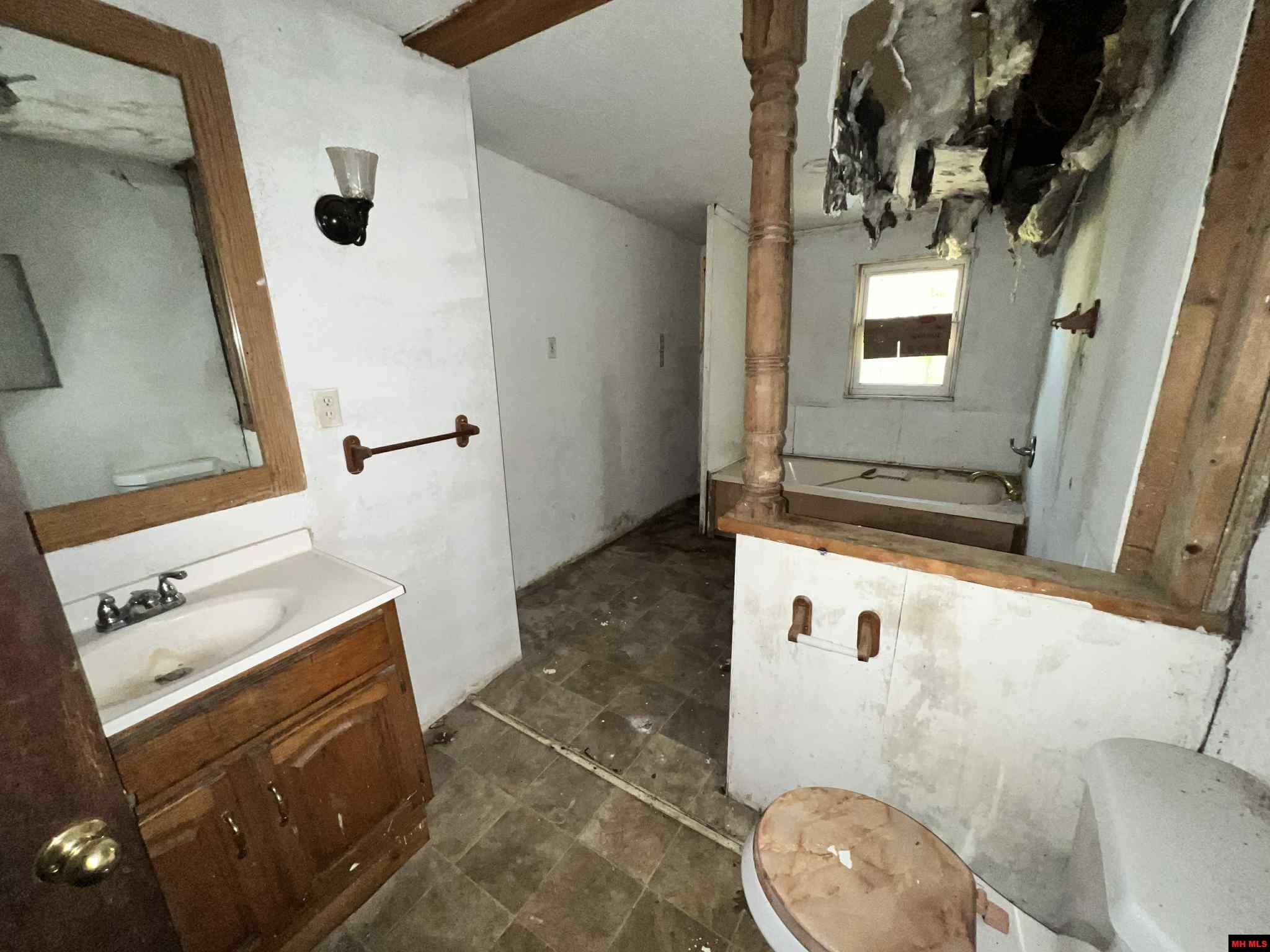 2435 CR 25 Mountain Home, AR