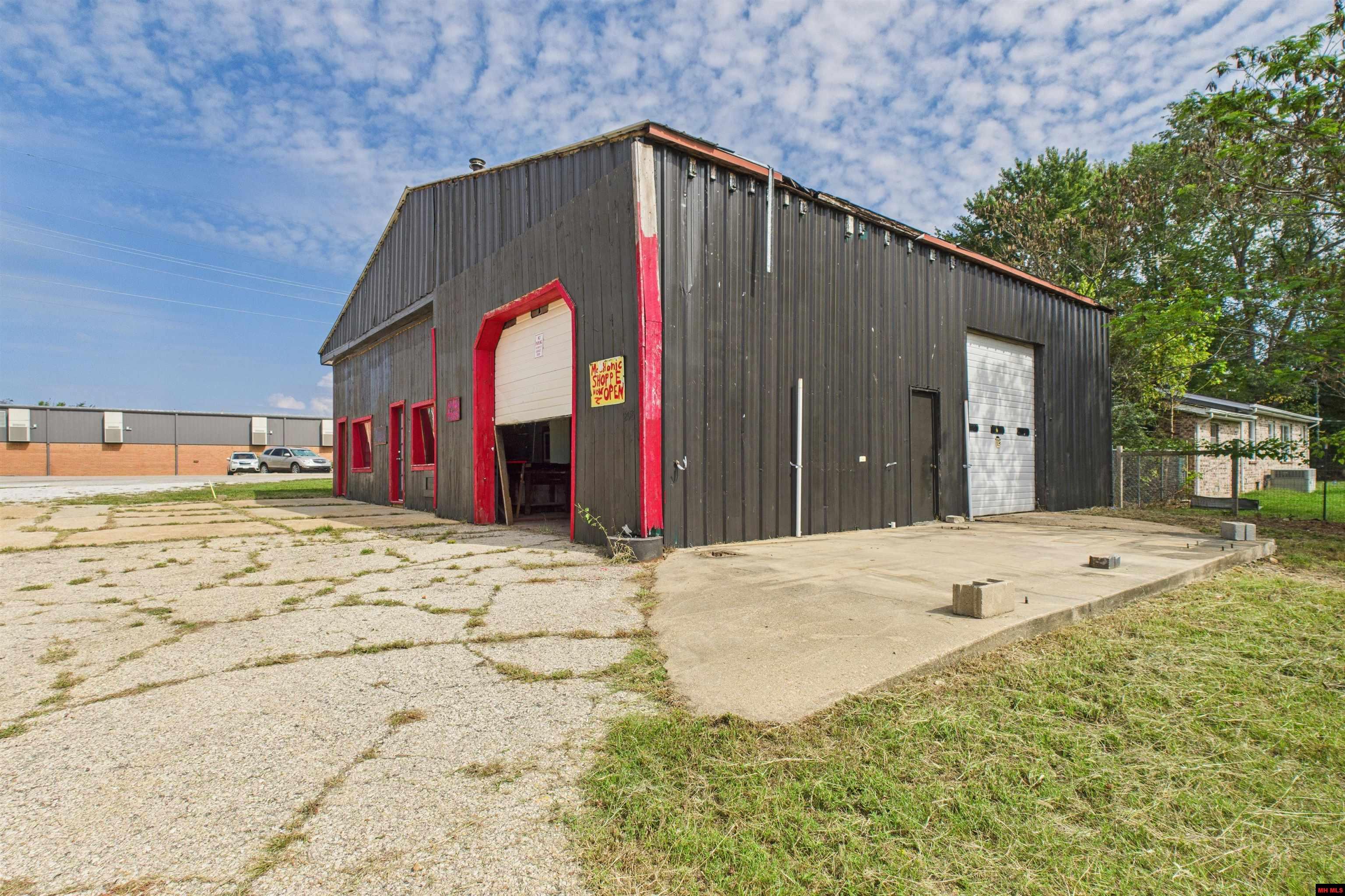 208 N 1ST STREET Flippin, AR