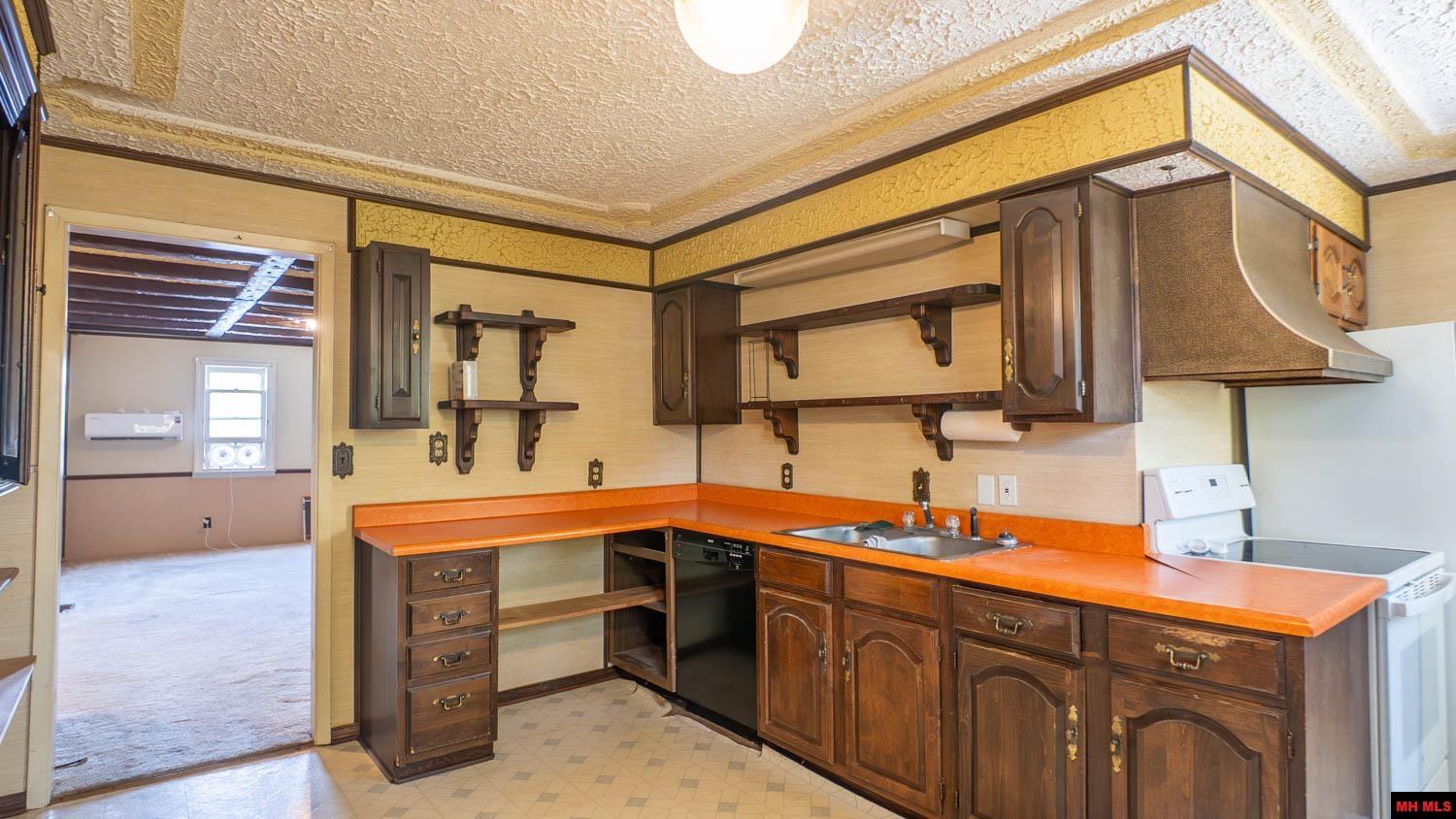 239031104900070 S 6TH STREET Thayer, MO