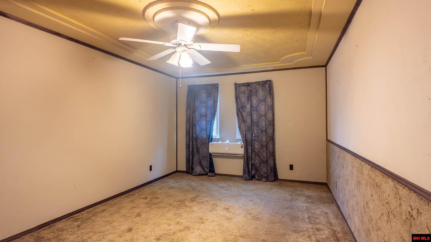 239031104900070 S 6TH STREET Thayer, MO