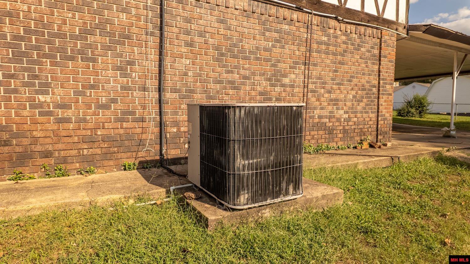 239031104900070 S 6TH STREET Thayer, MO