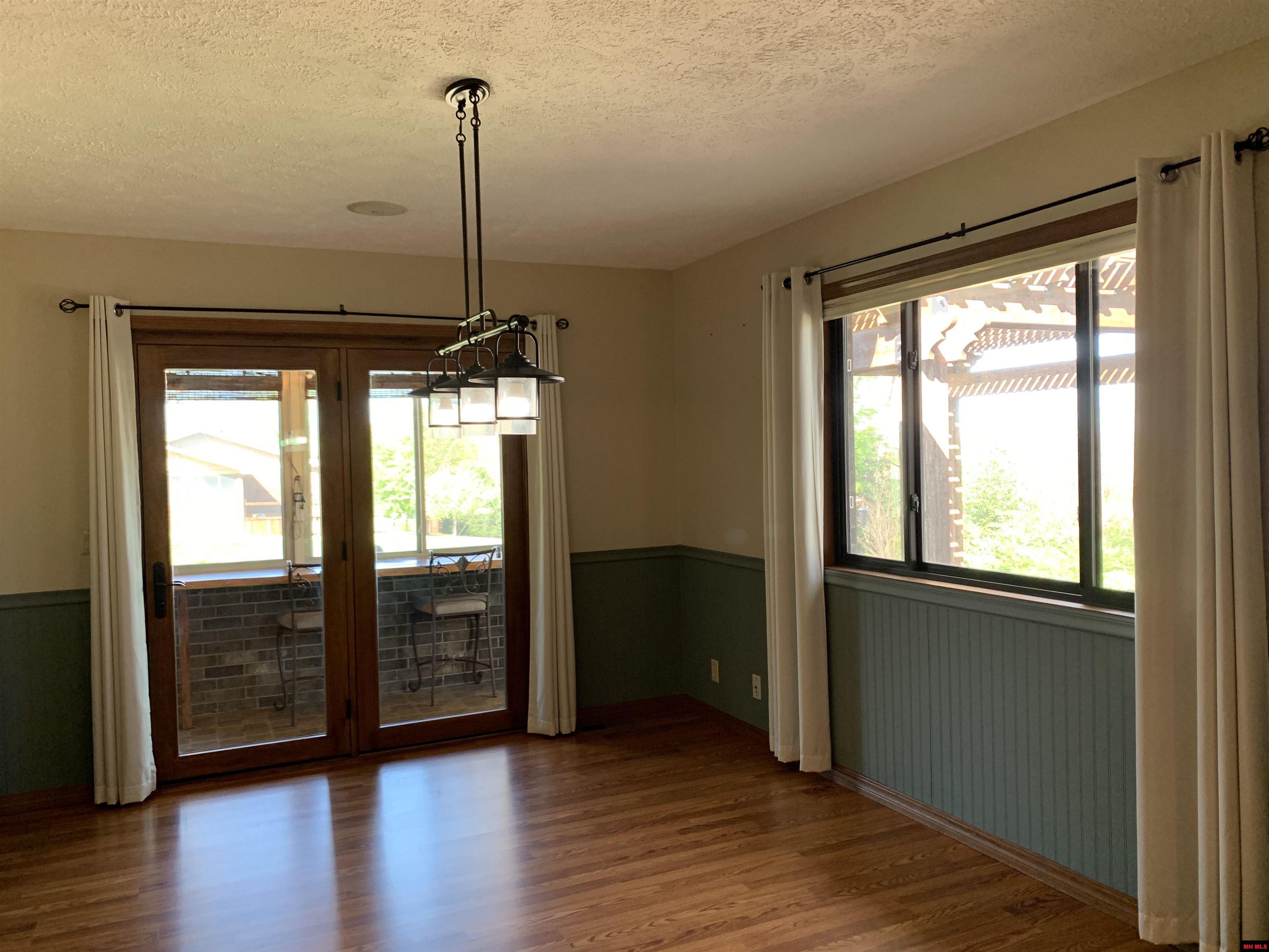 353 HIGH RIDGE CIRCLE Midway, AR 72651