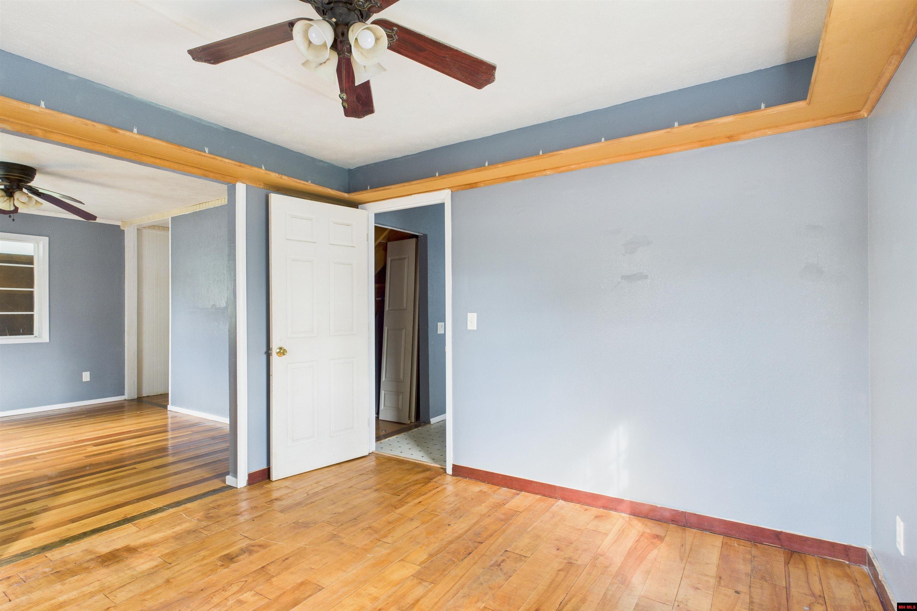 122 JAY STREET Melbourne, AR