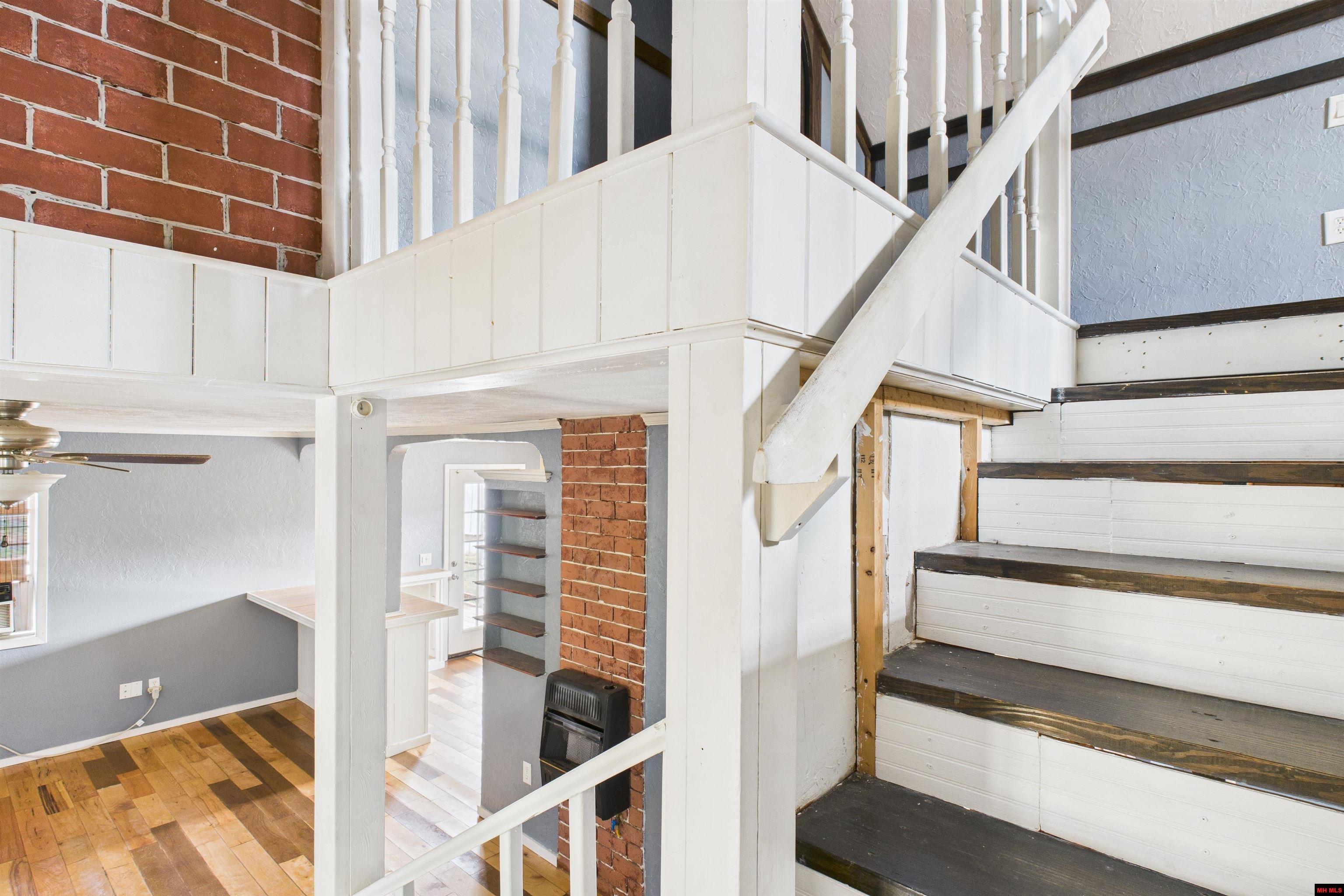 122 JAY STREET Melbourne, AR